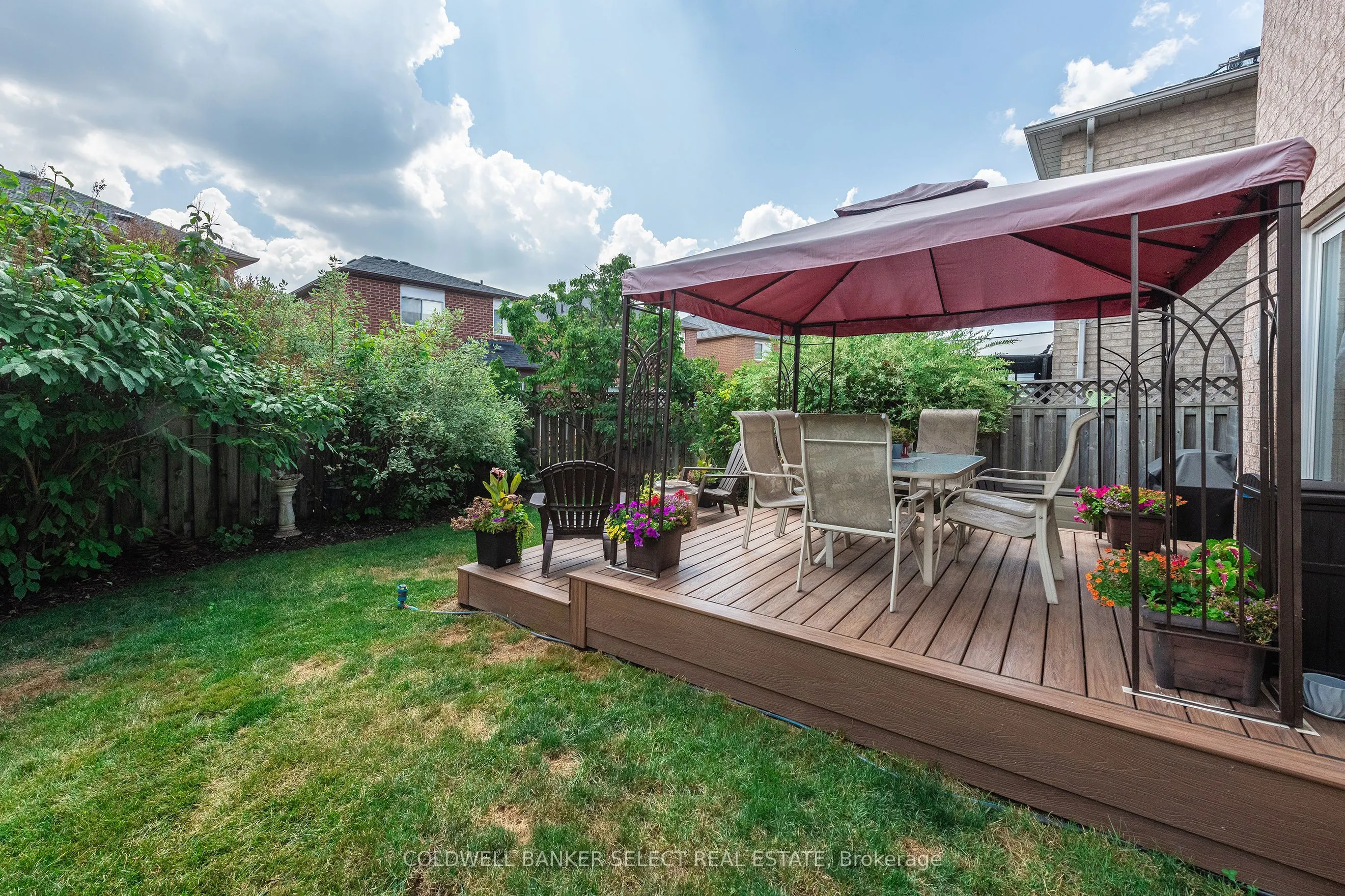 17 Saddletree Trail