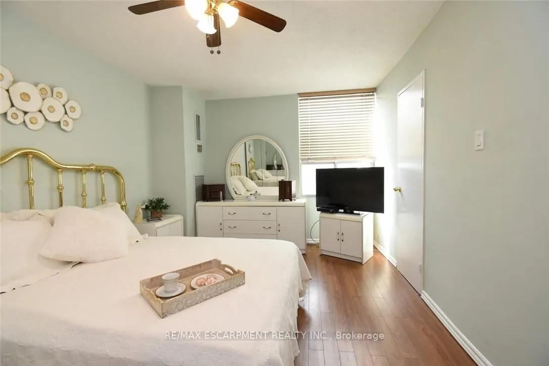 2055 UPPER MIDDLE Road, #1610