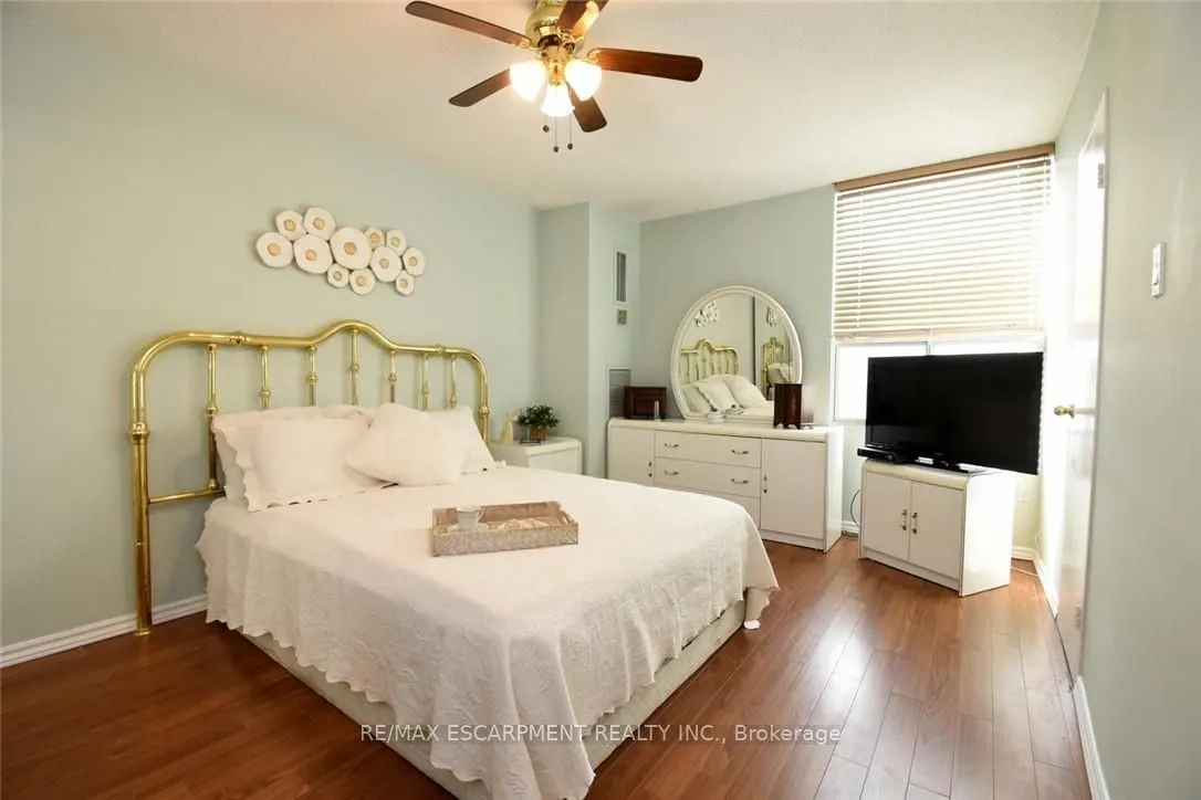 2055 UPPER MIDDLE Road, #1610