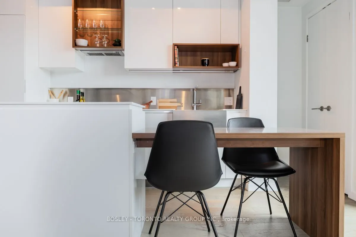 383 Sorauren Avenue, #308