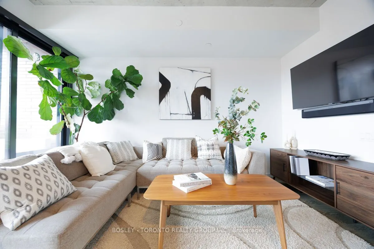 383 Sorauren Avenue, #308