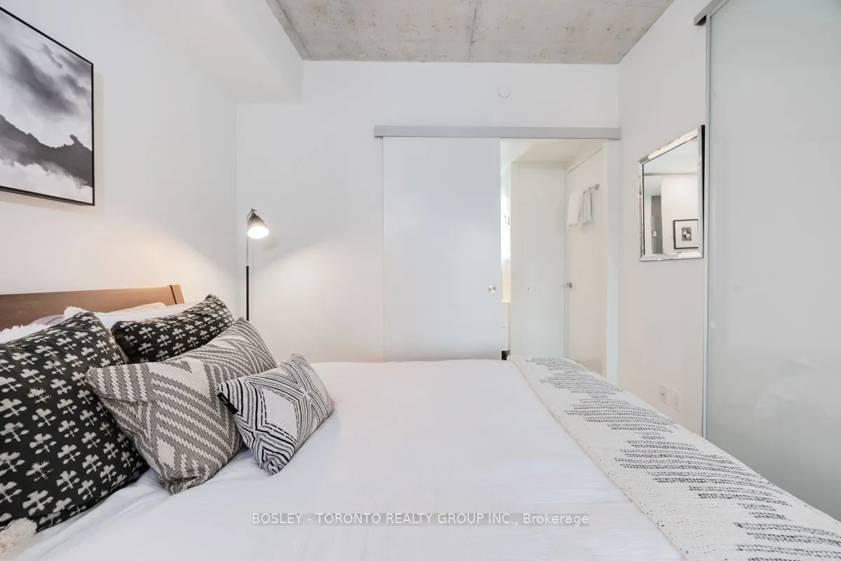 383 Sorauren Avenue, #308