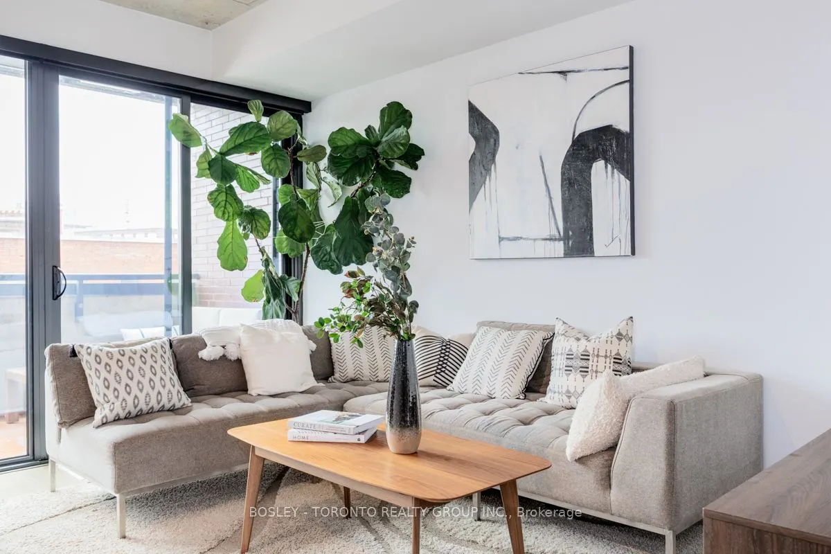 383 Sorauren Avenue, #308