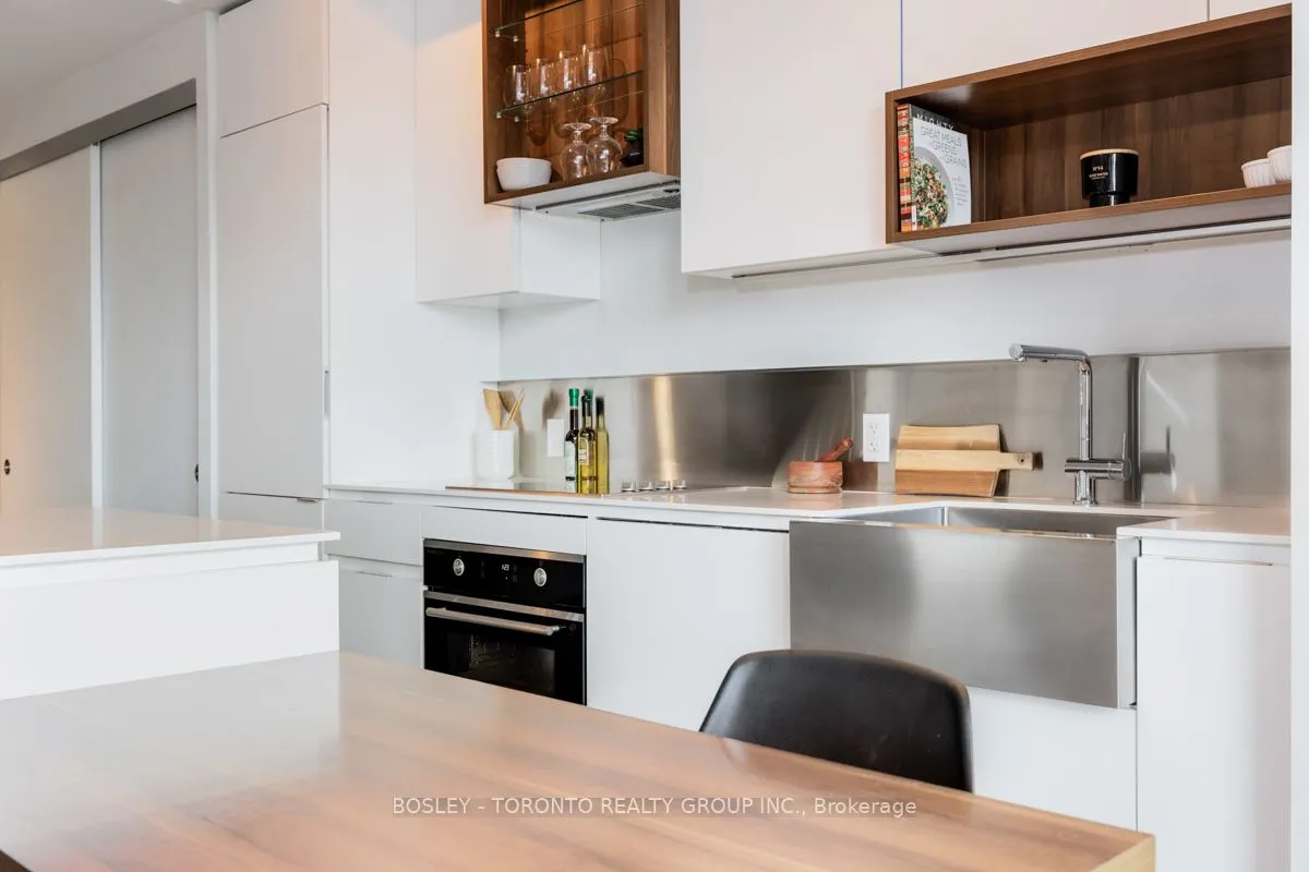 383 Sorauren Avenue, #308