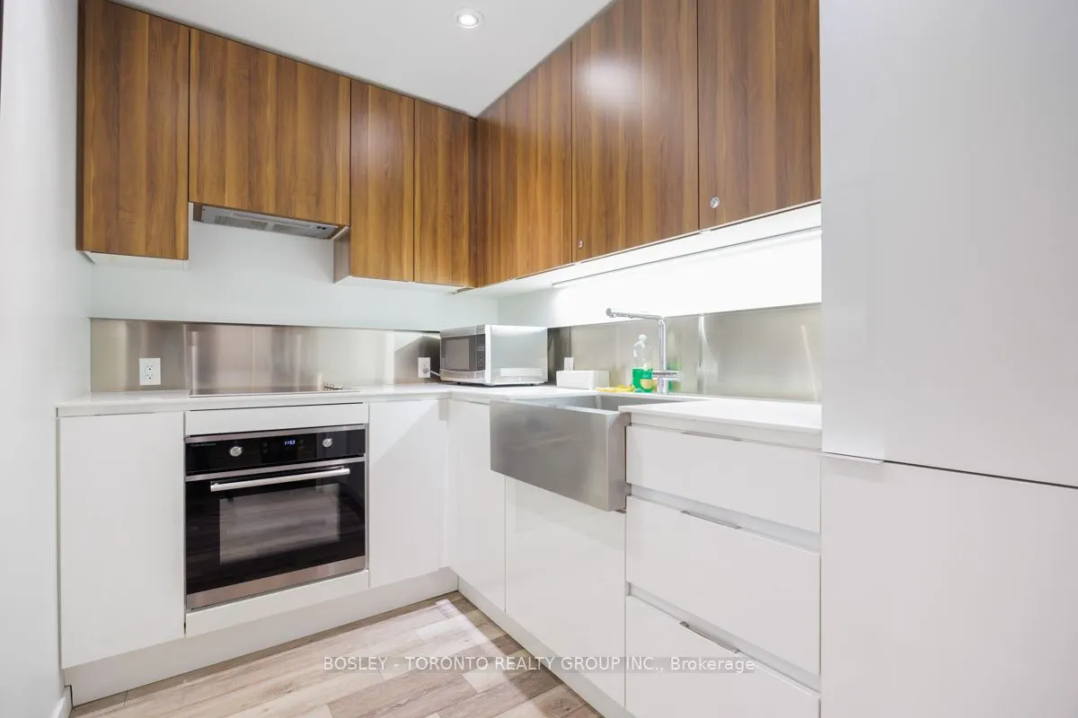 383 Sorauren Avenue, #308