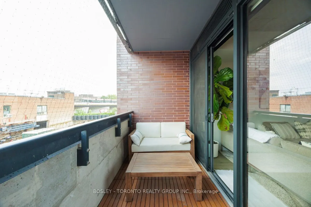 383 Sorauren Avenue, #308