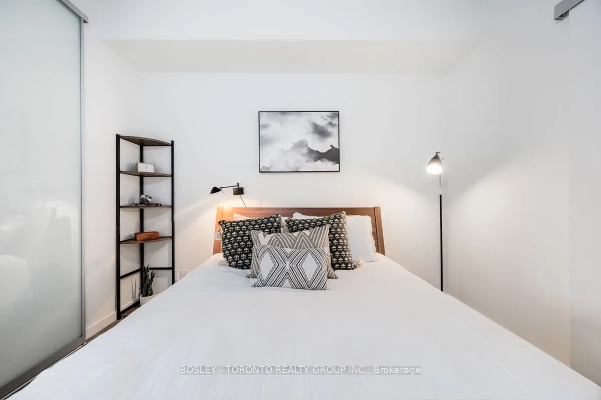 383 Sorauren Avenue, #308