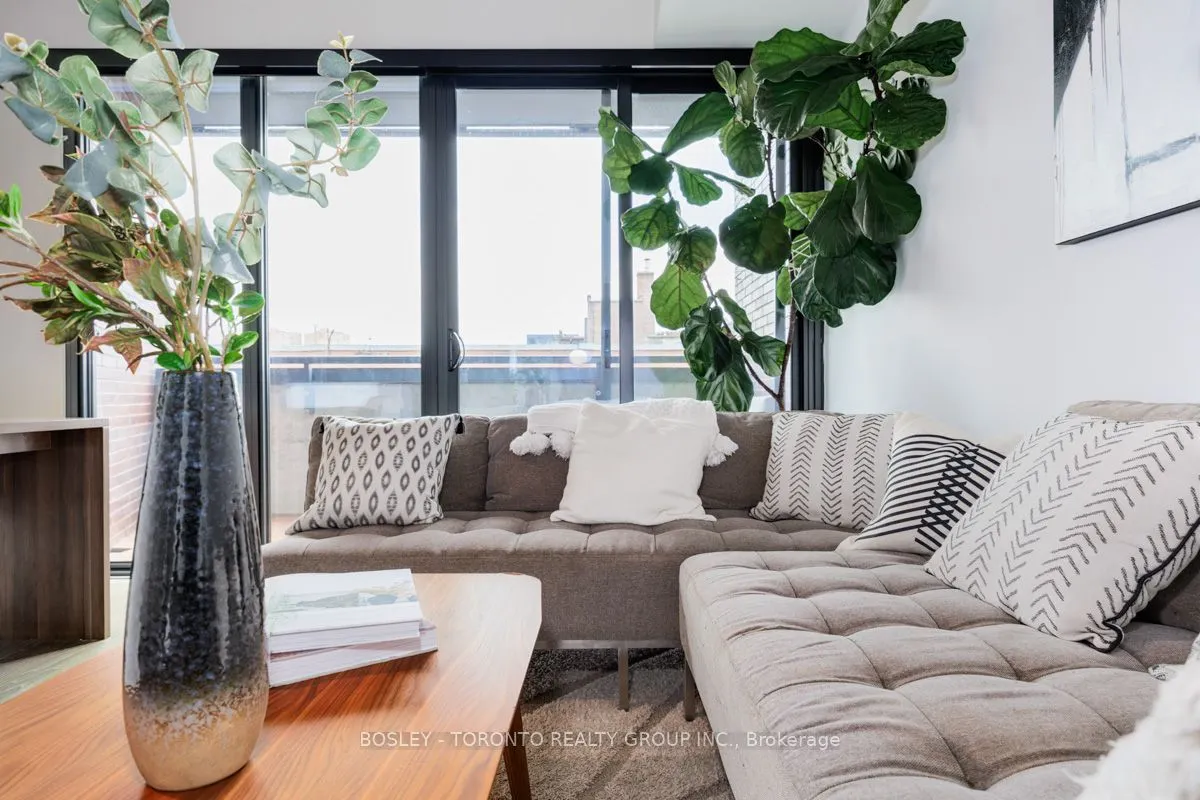 383 Sorauren Avenue, #308