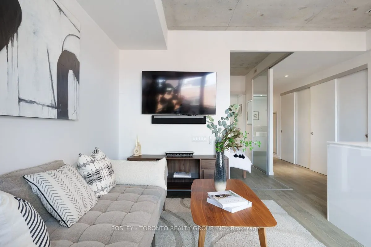 383 Sorauren Avenue, #308