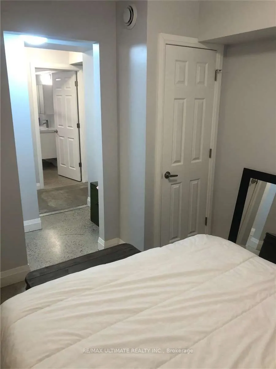 230 South Kingsway, #10