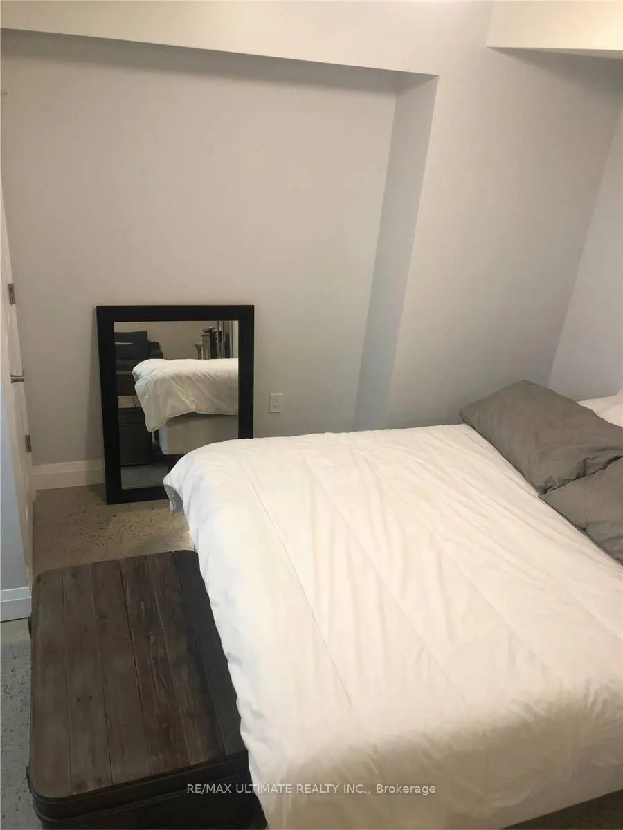 230 South Kingsway, #10
