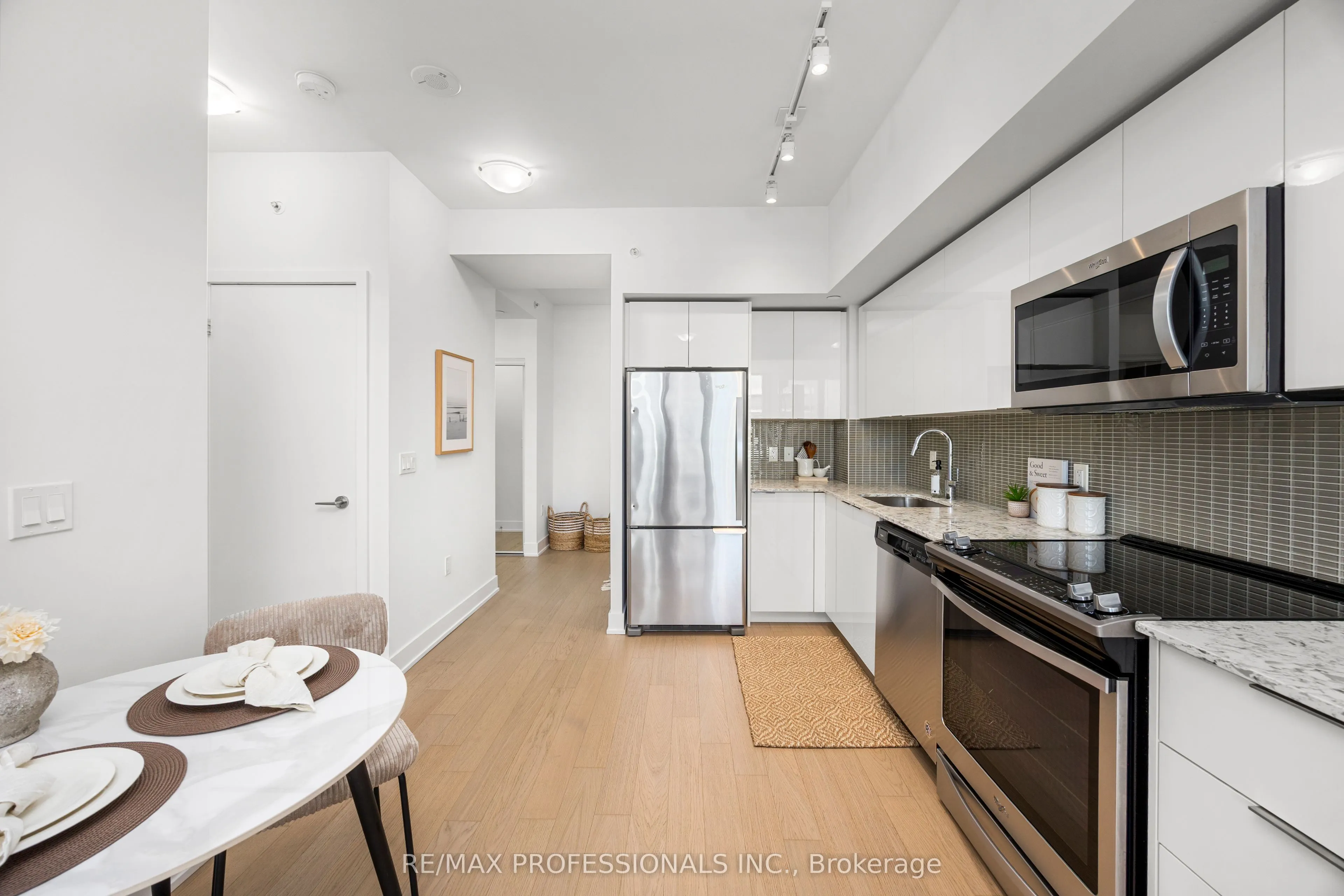 20 Shore Breeze Drive, #1406