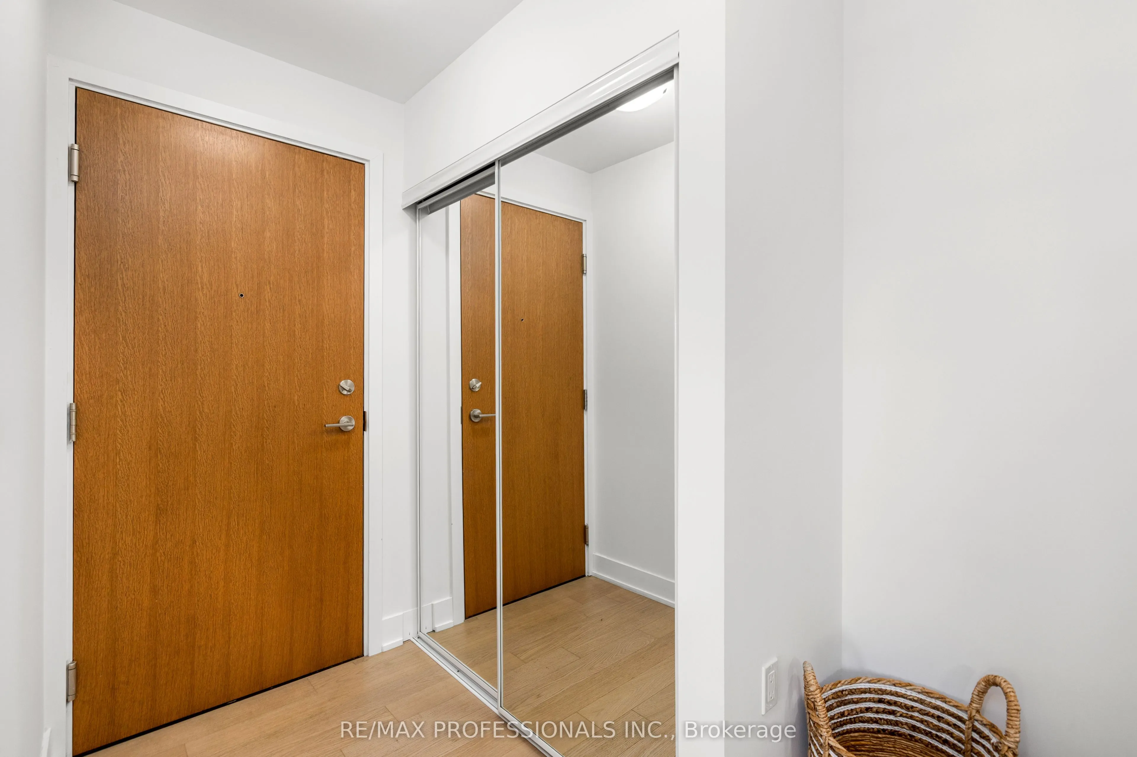 20 Shore Breeze Drive, #1406
