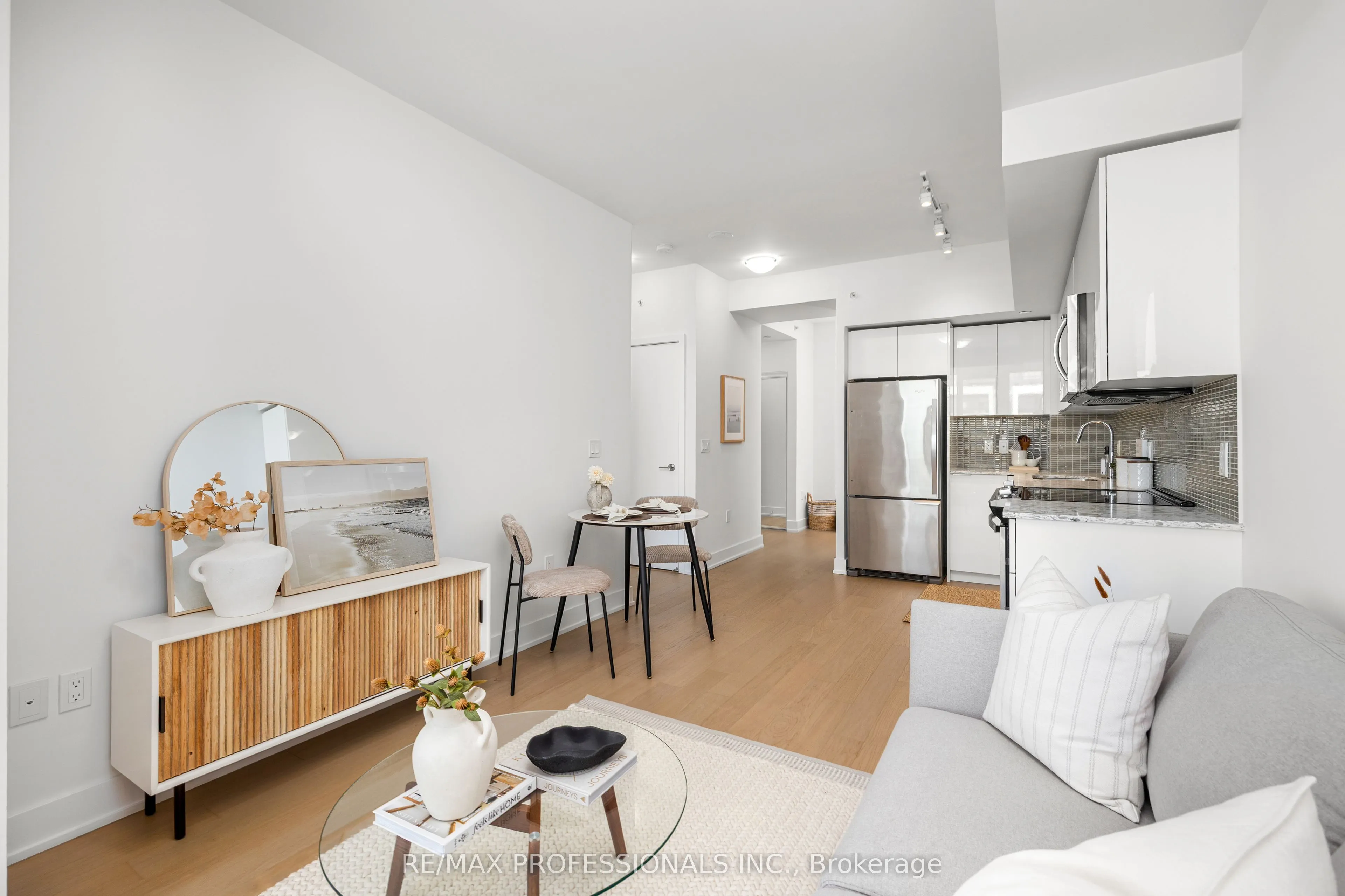 20 Shore Breeze Drive, #1406