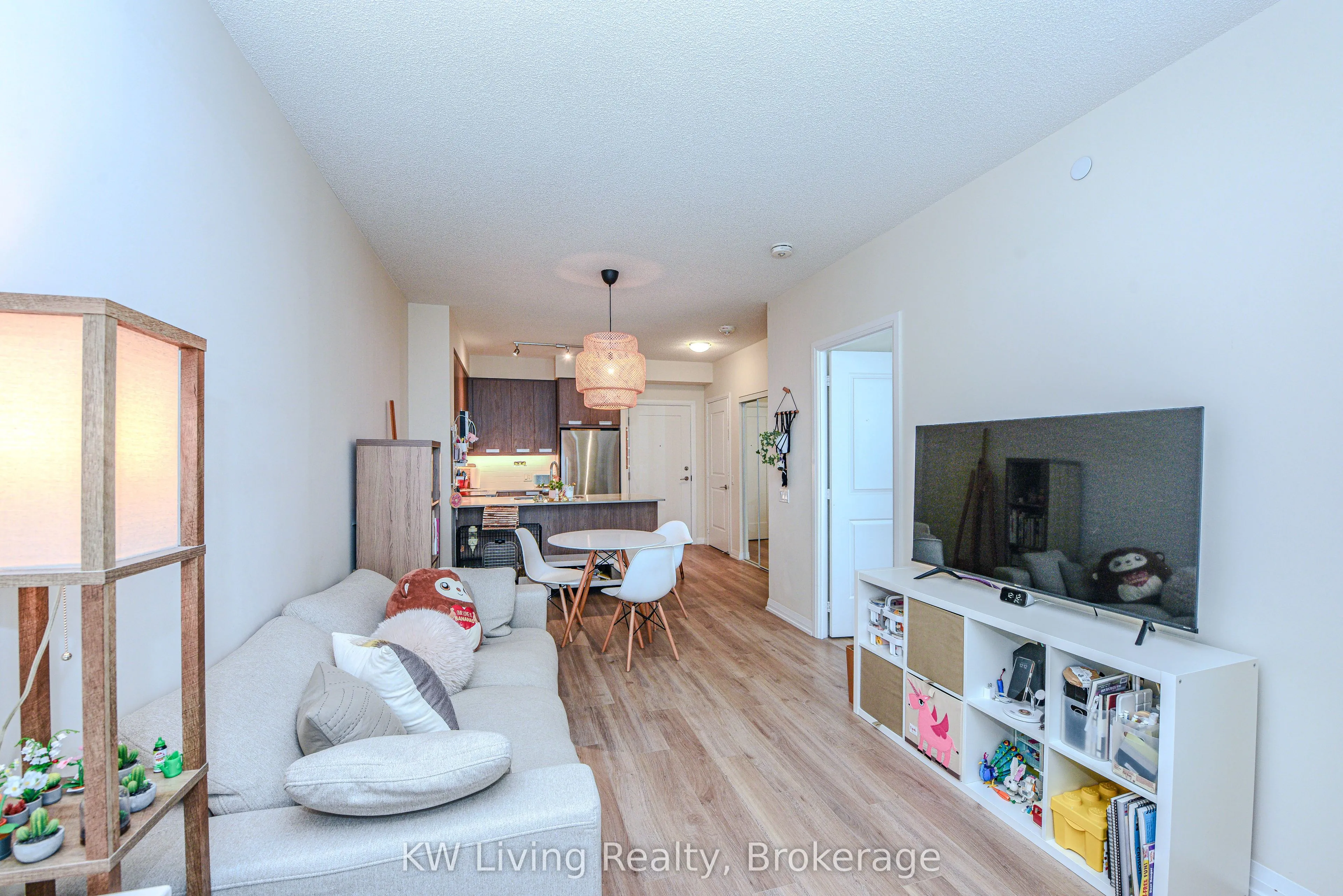 65 Watergarden Drive, #810
