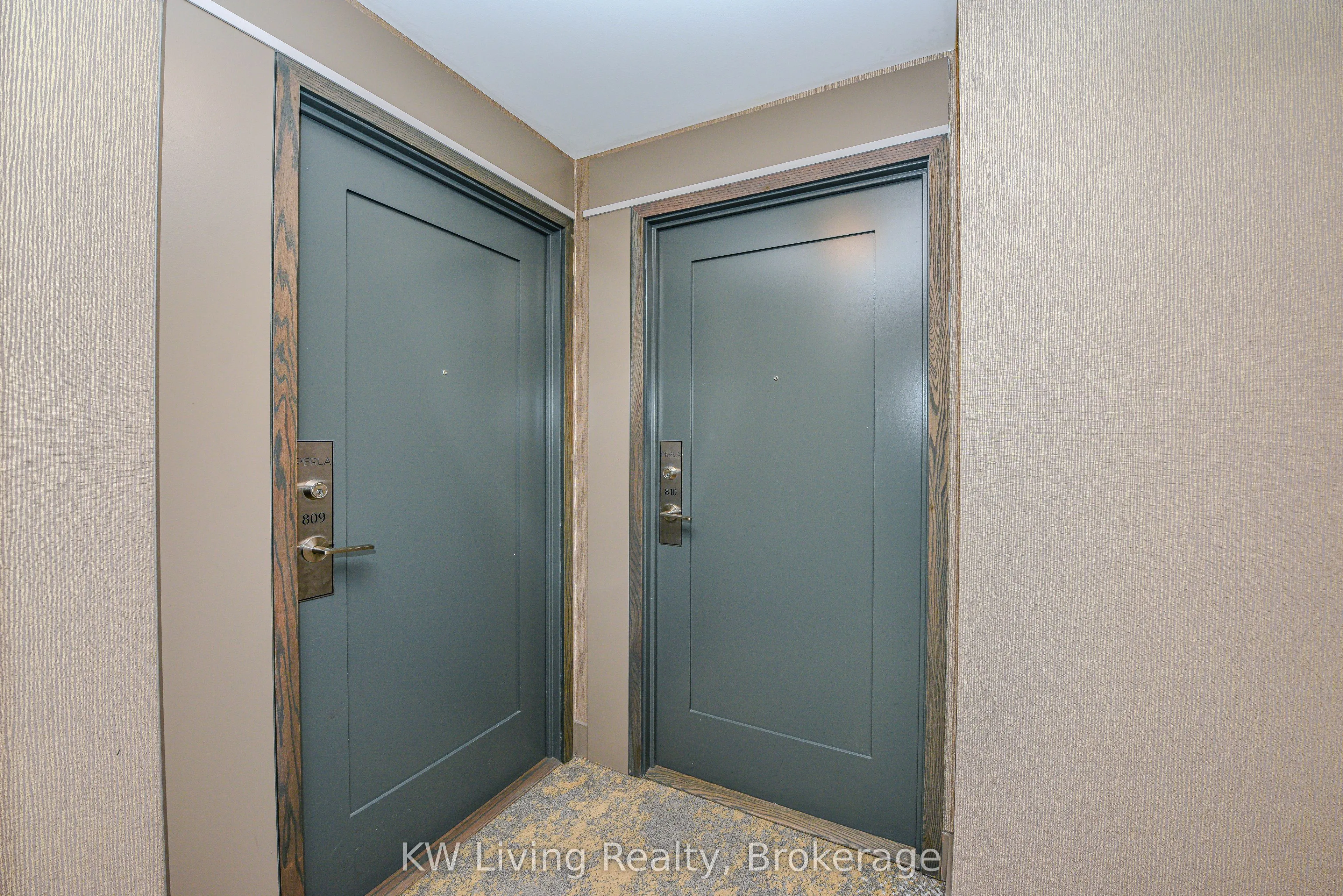 65 Watergarden Drive, #810