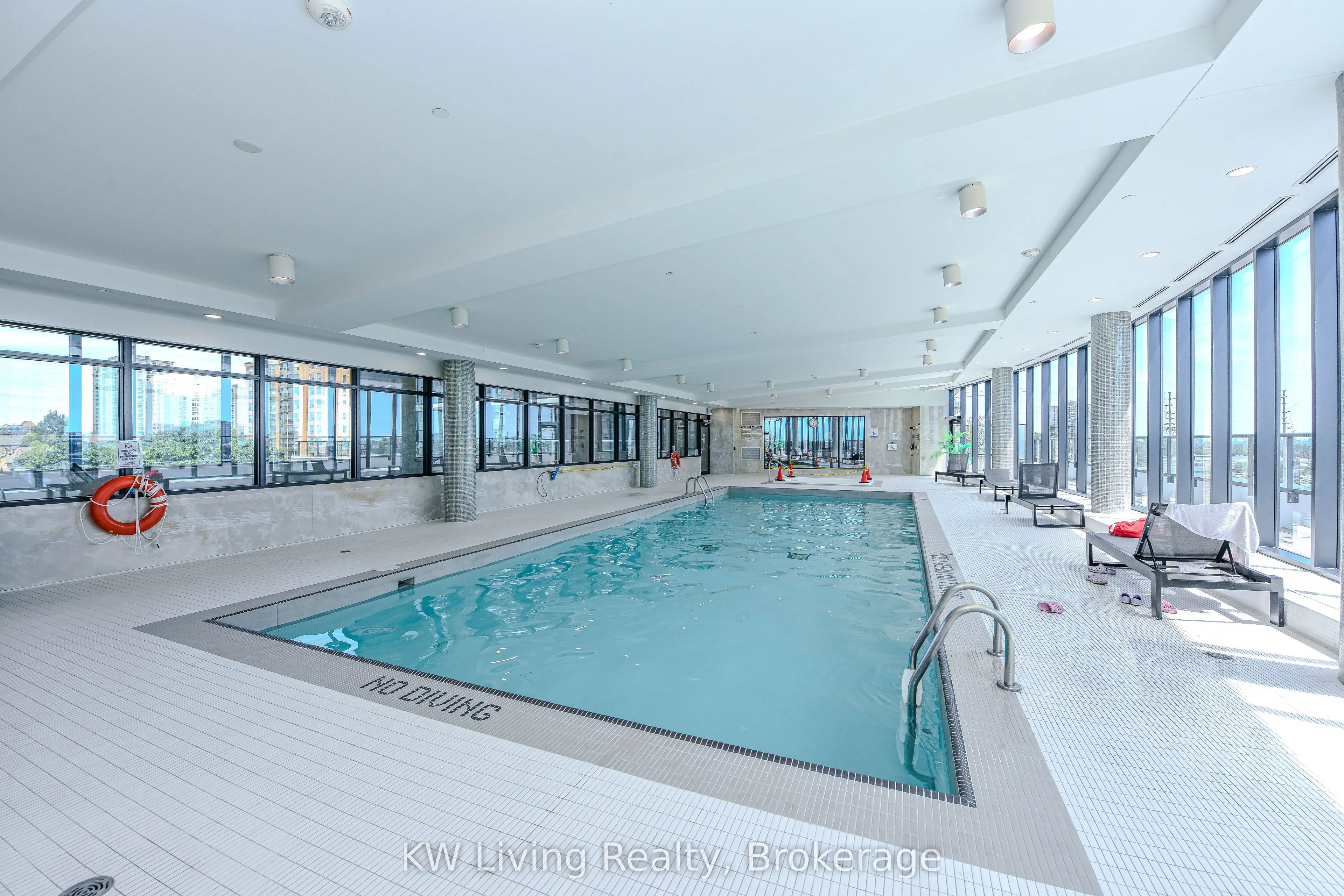 65 Watergarden Drive, #810