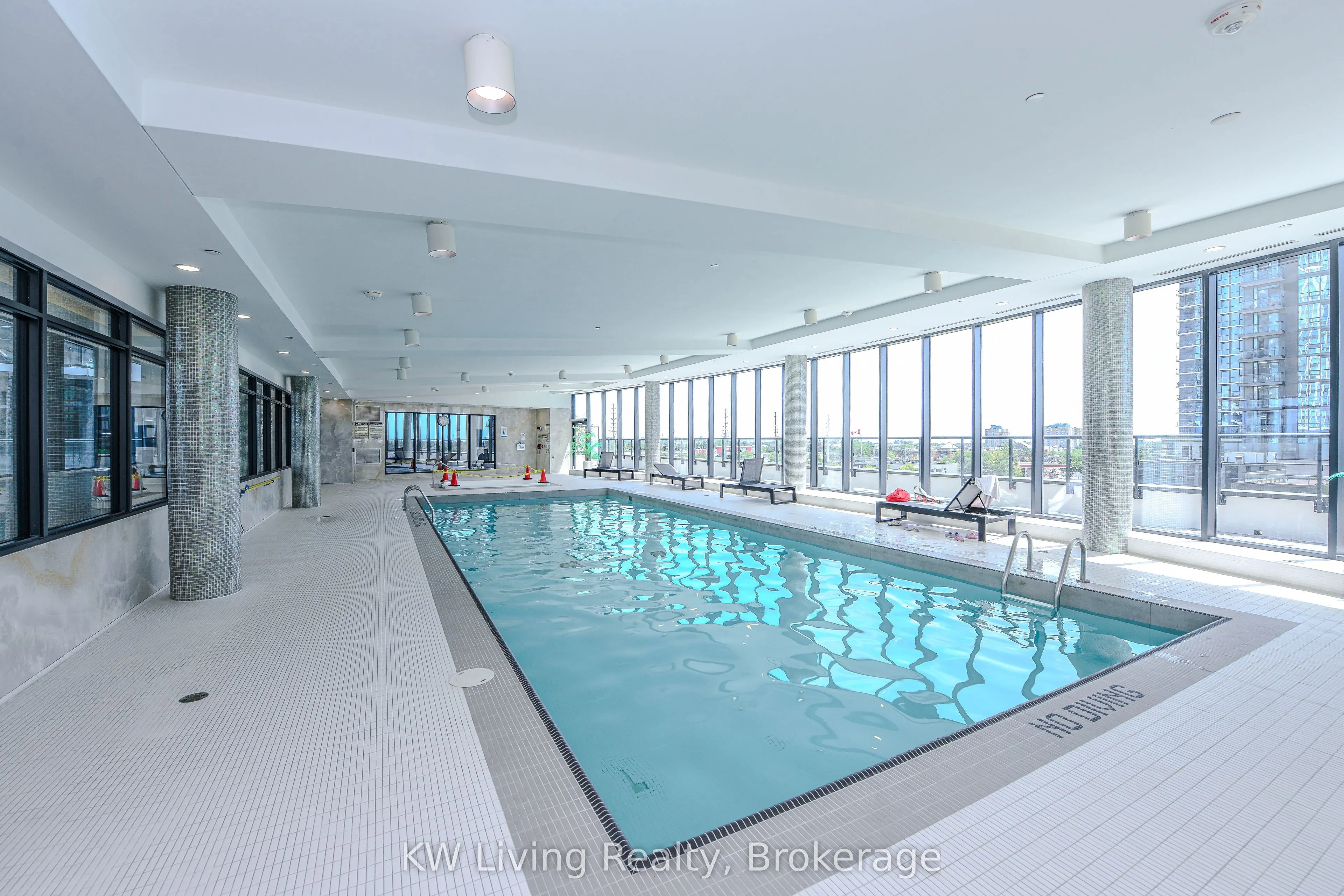 65 Watergarden Drive, #810