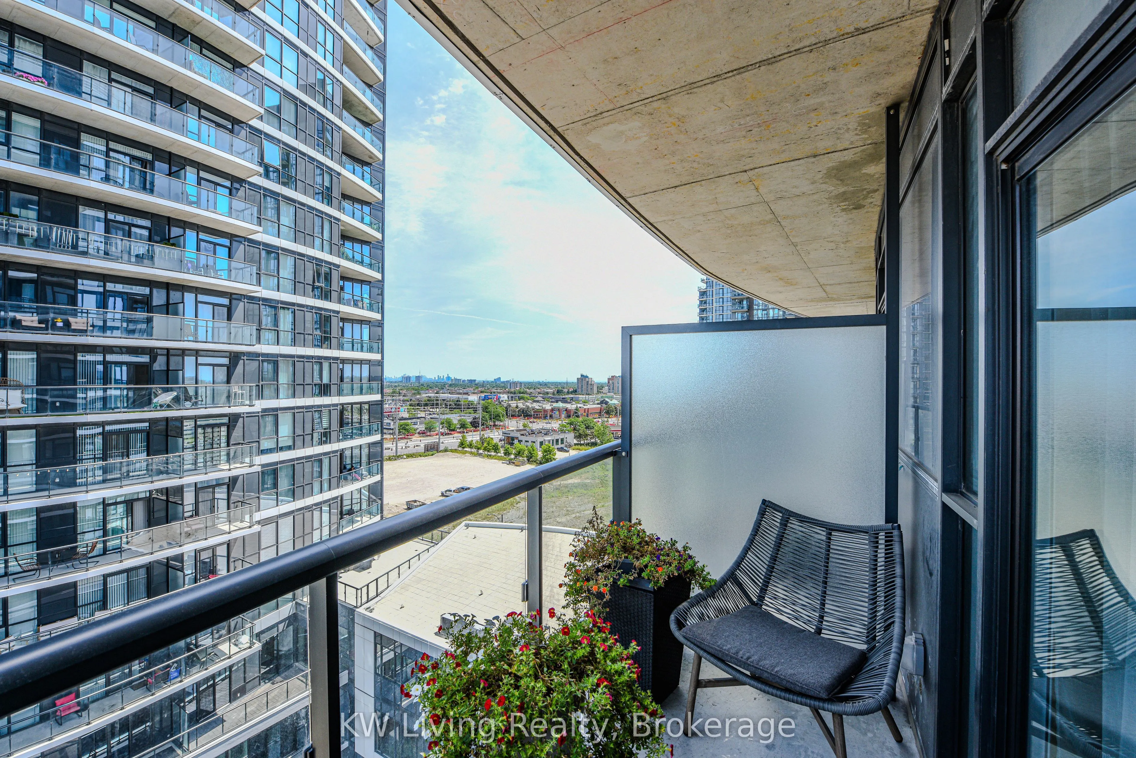 65 Watergarden Drive, #810