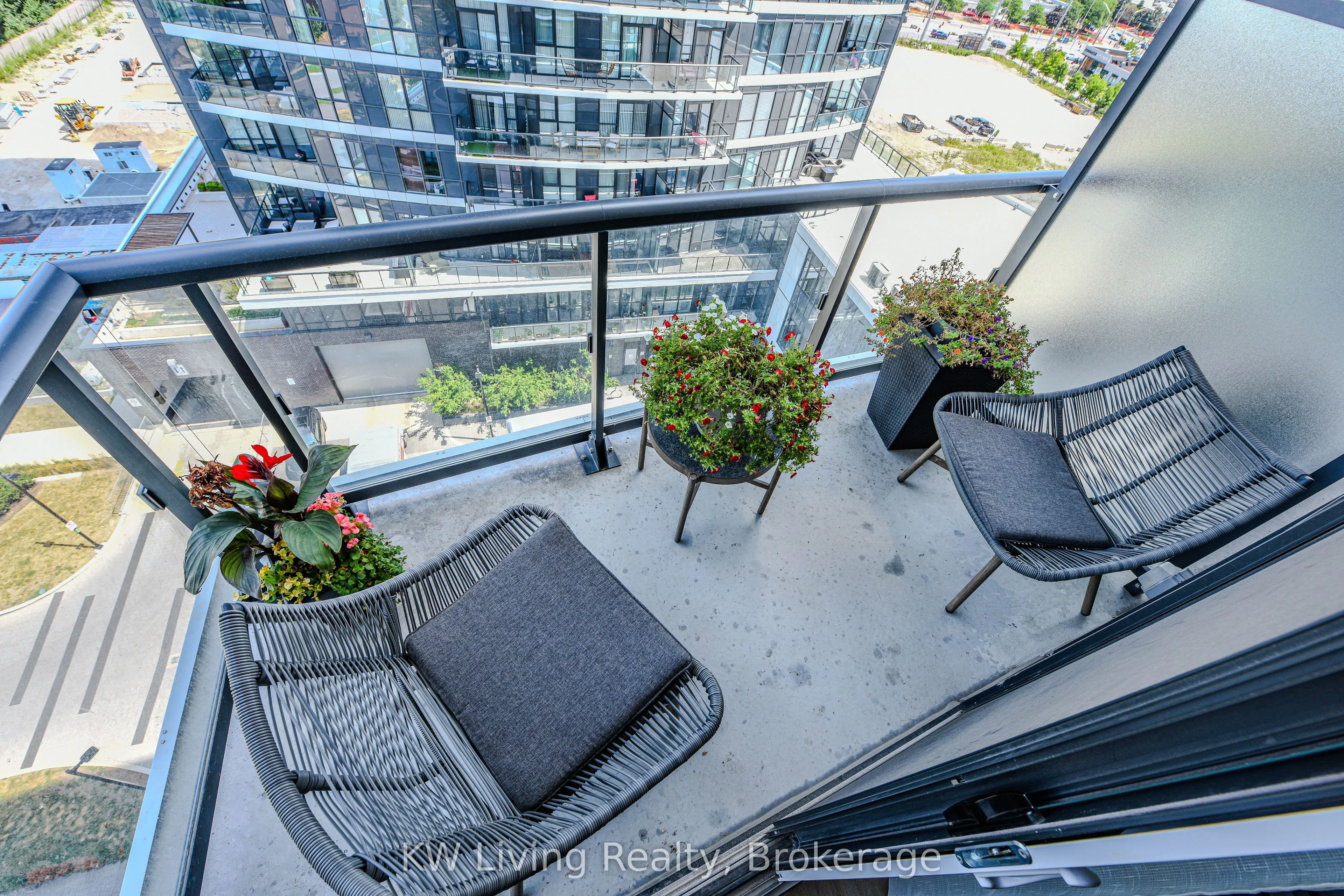 65 Watergarden Drive, #810
