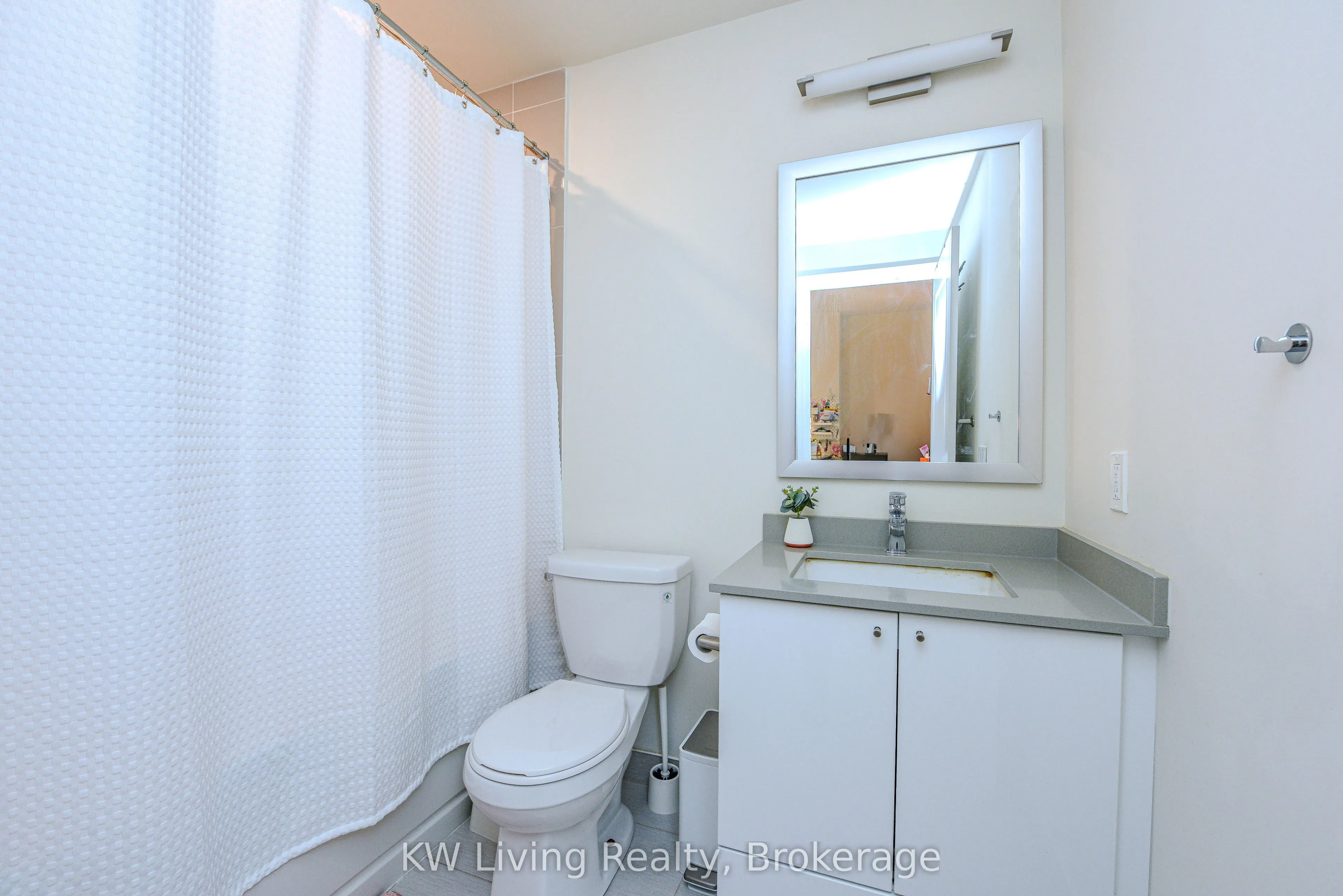 65 Watergarden Drive, #810