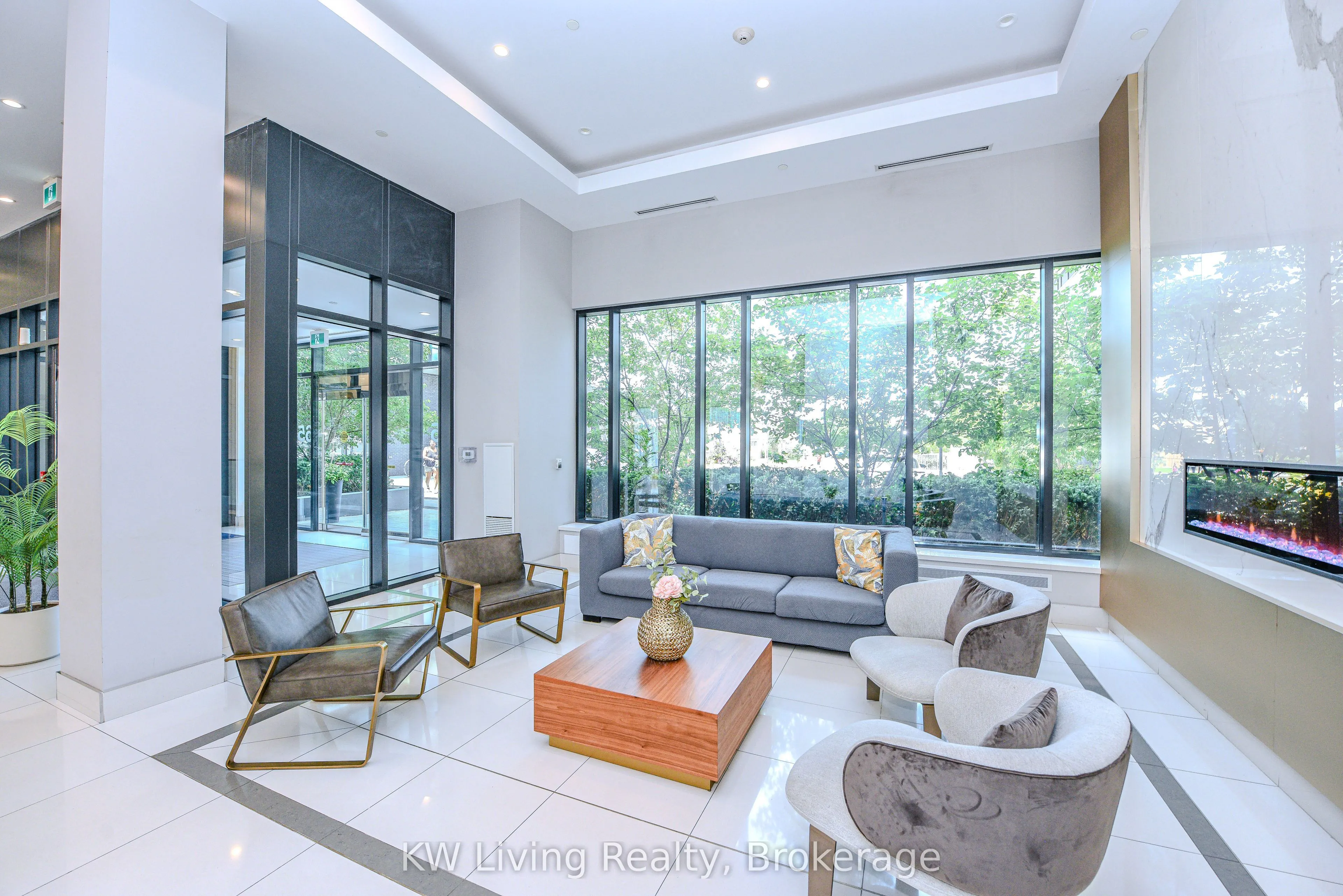 65 Watergarden Drive, #810