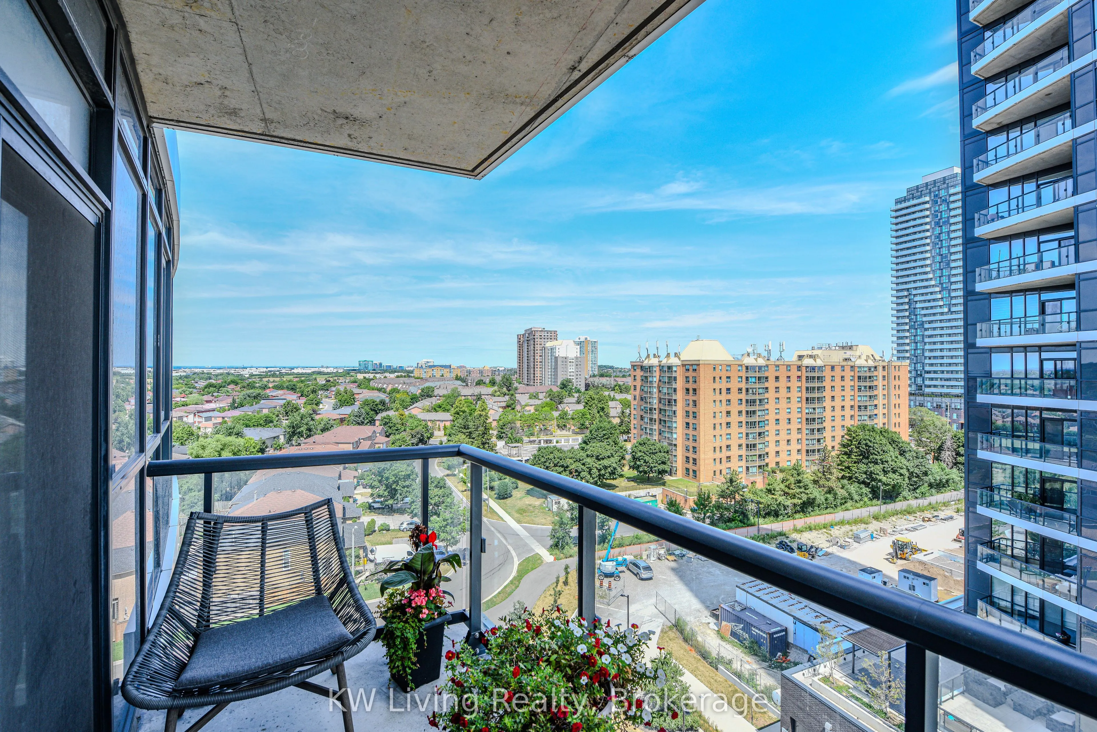 65 Watergarden Drive, #810