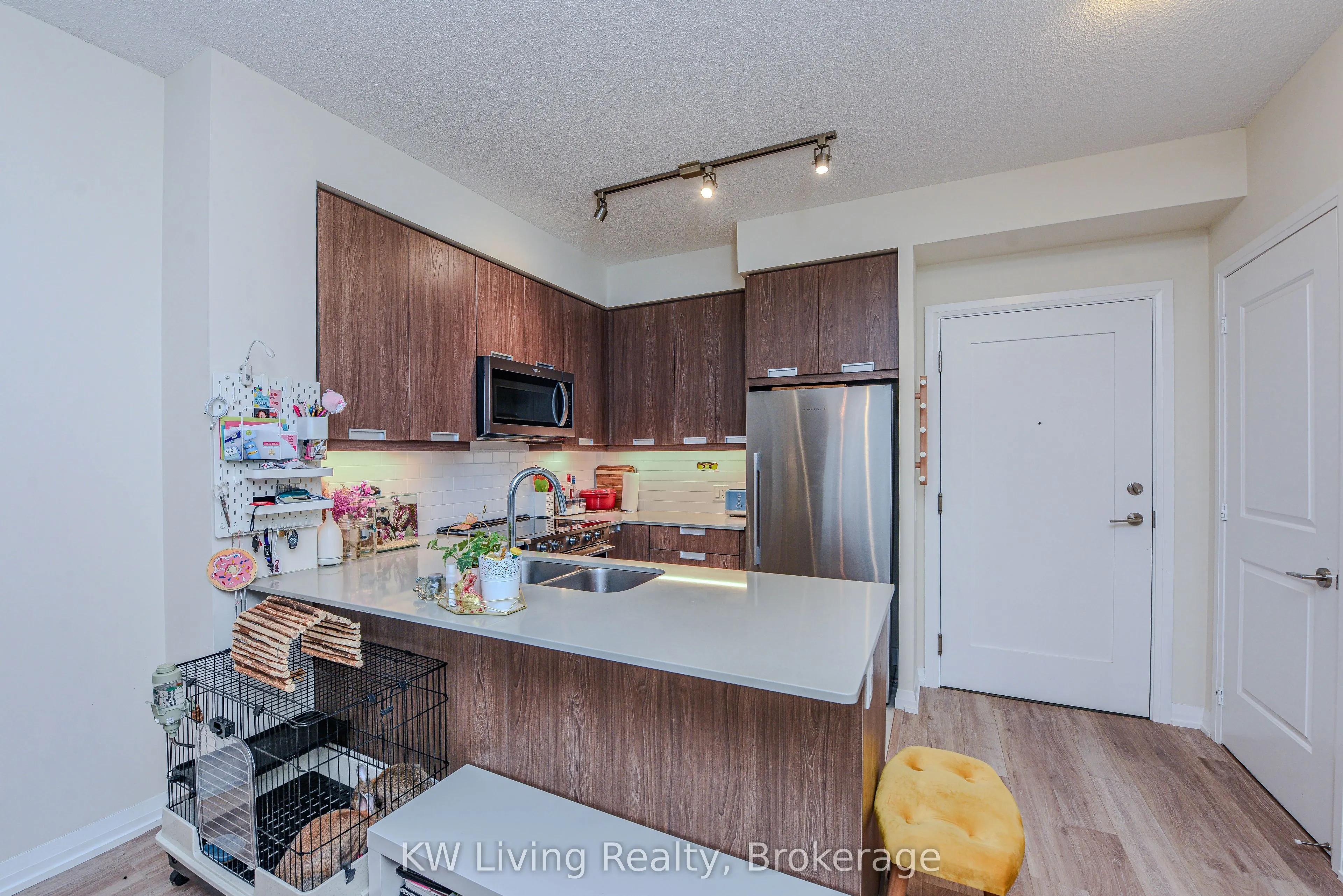 65 Watergarden Drive, #810