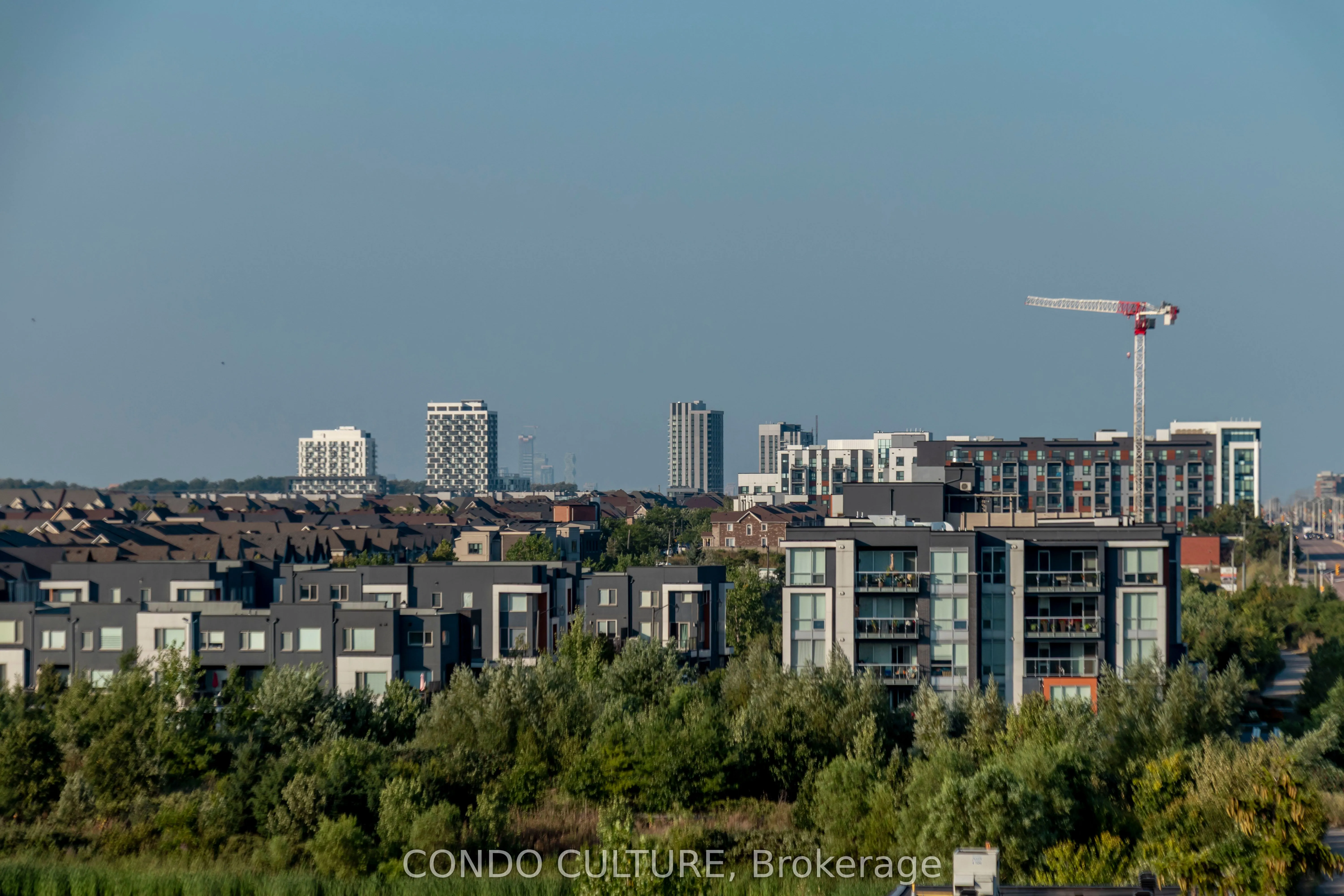 395 Dundas Street W, #608