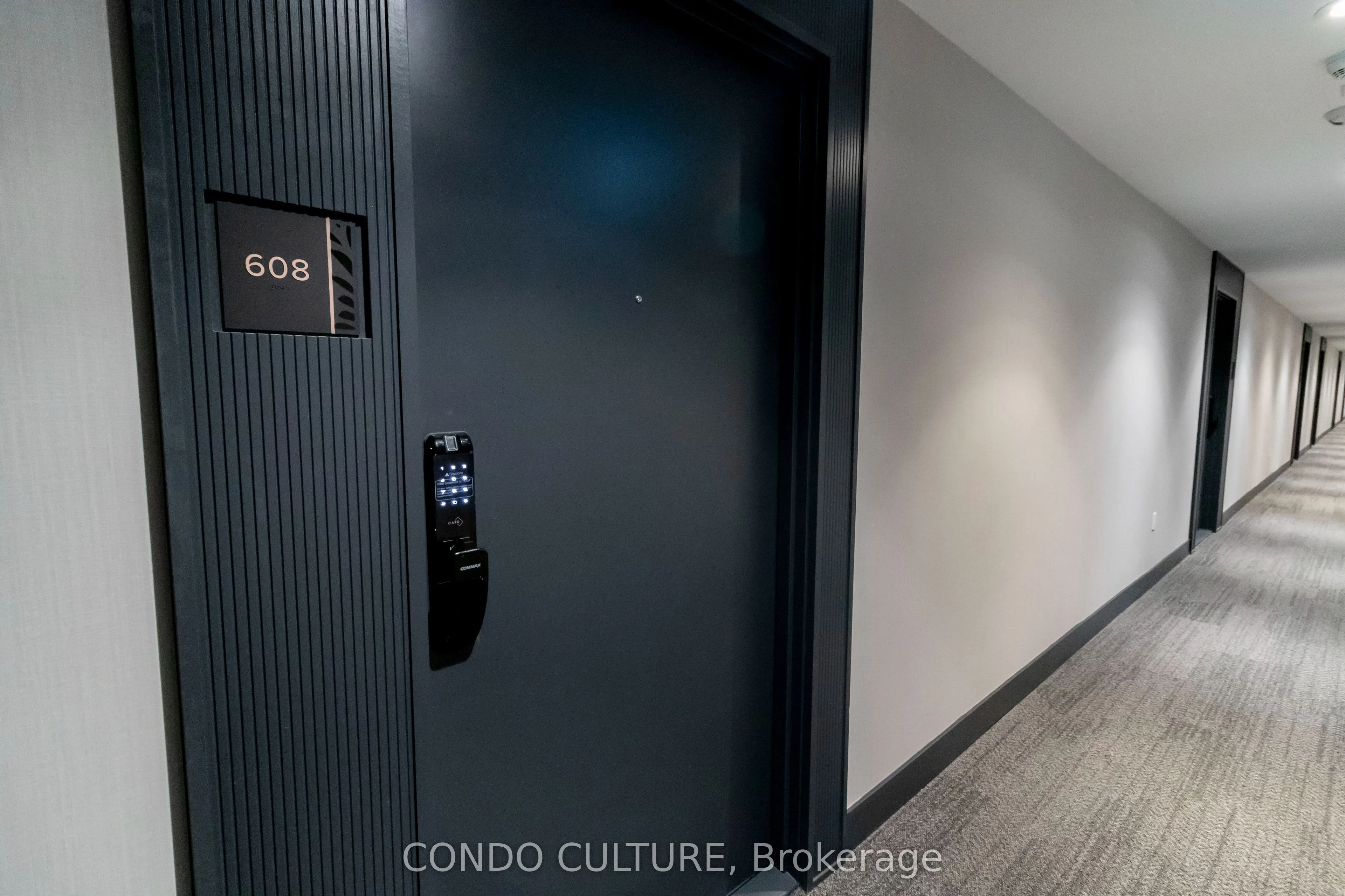 395 Dundas Street W, #608