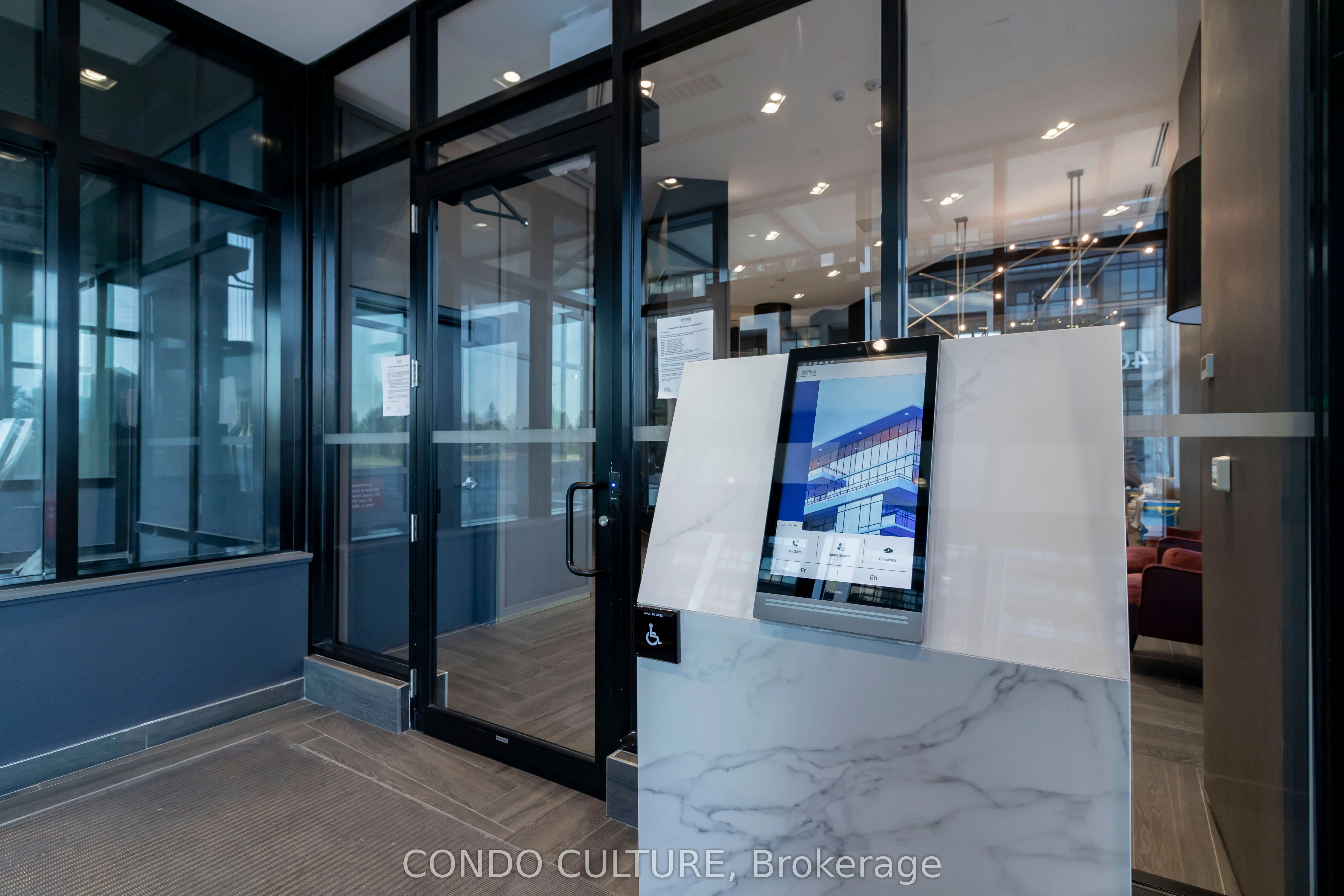 395 Dundas Street W, #608