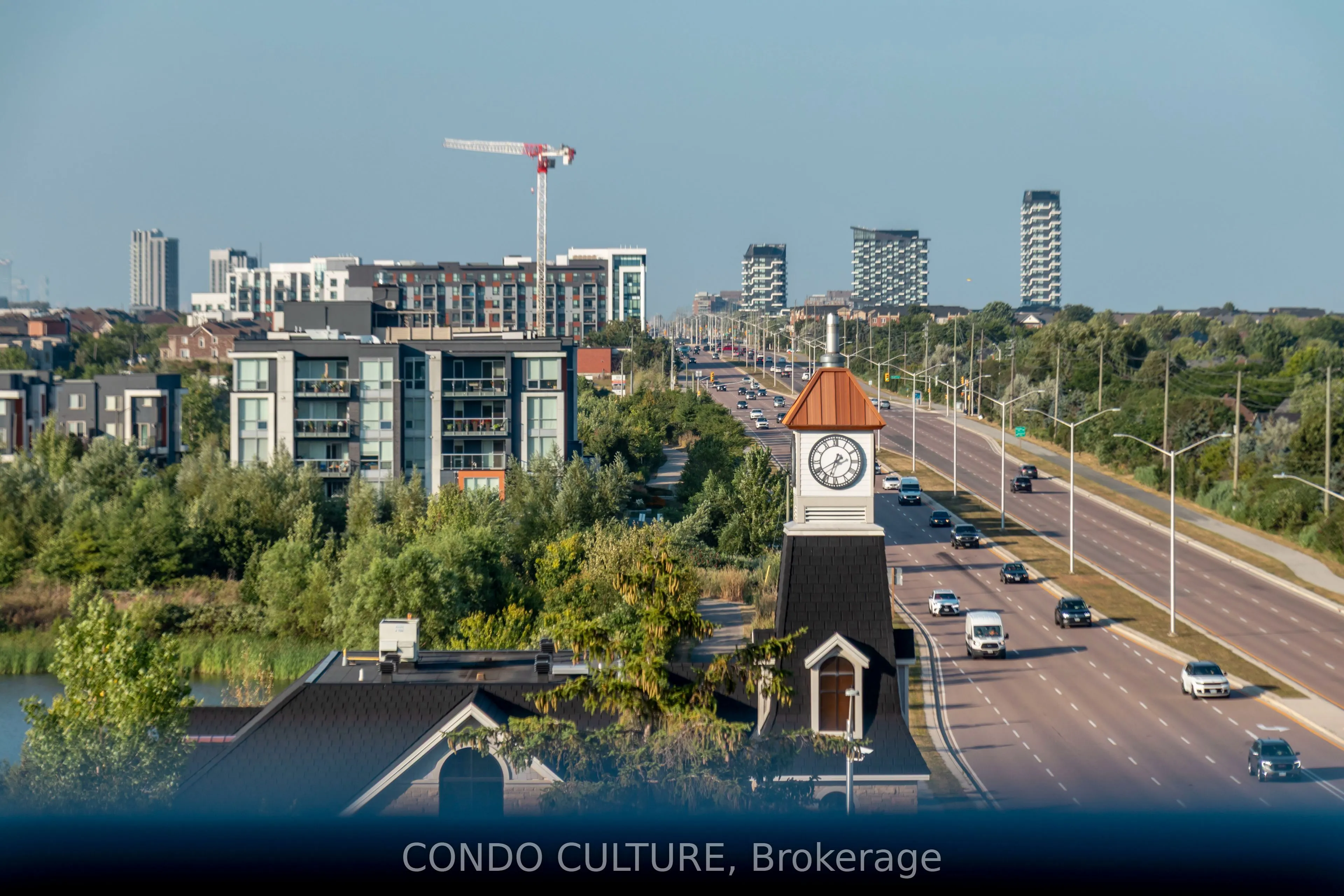 395 Dundas Street W, #608