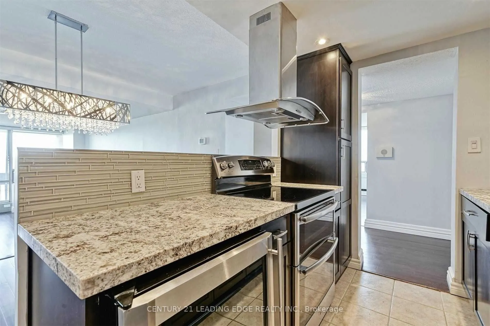 20 Speers Road, #805