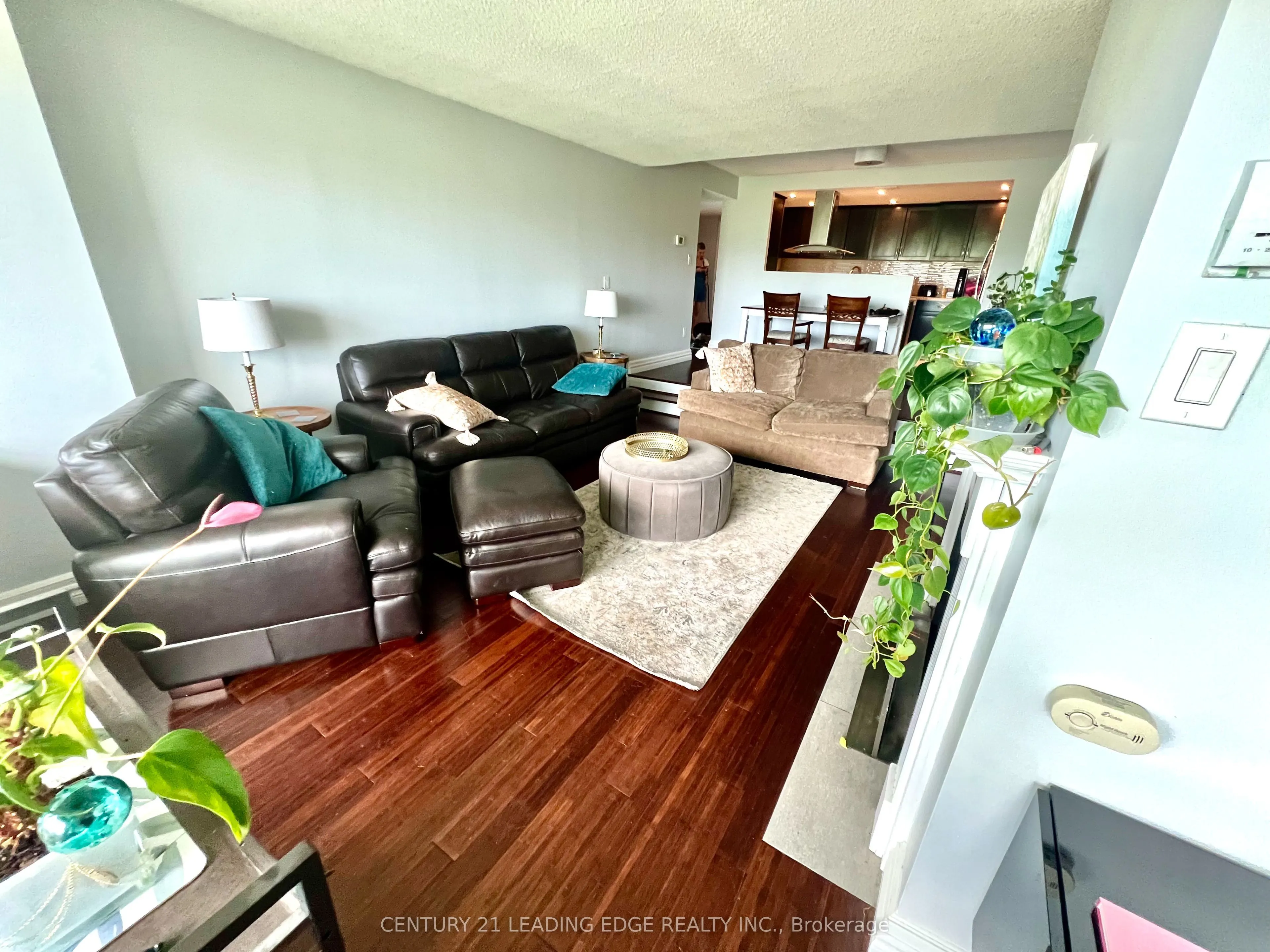 20 Speers Road, #805