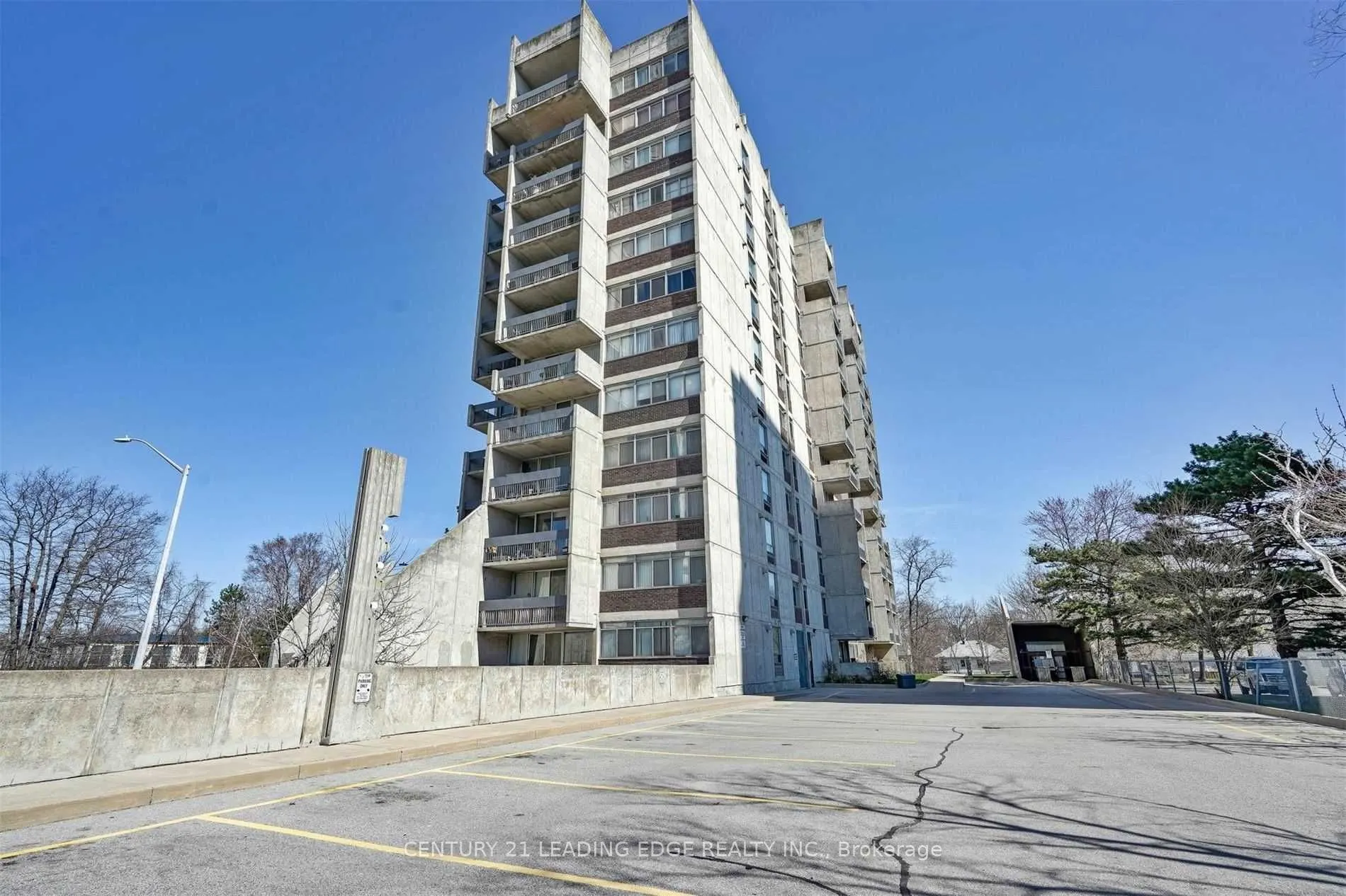 20 Speers Road, #805