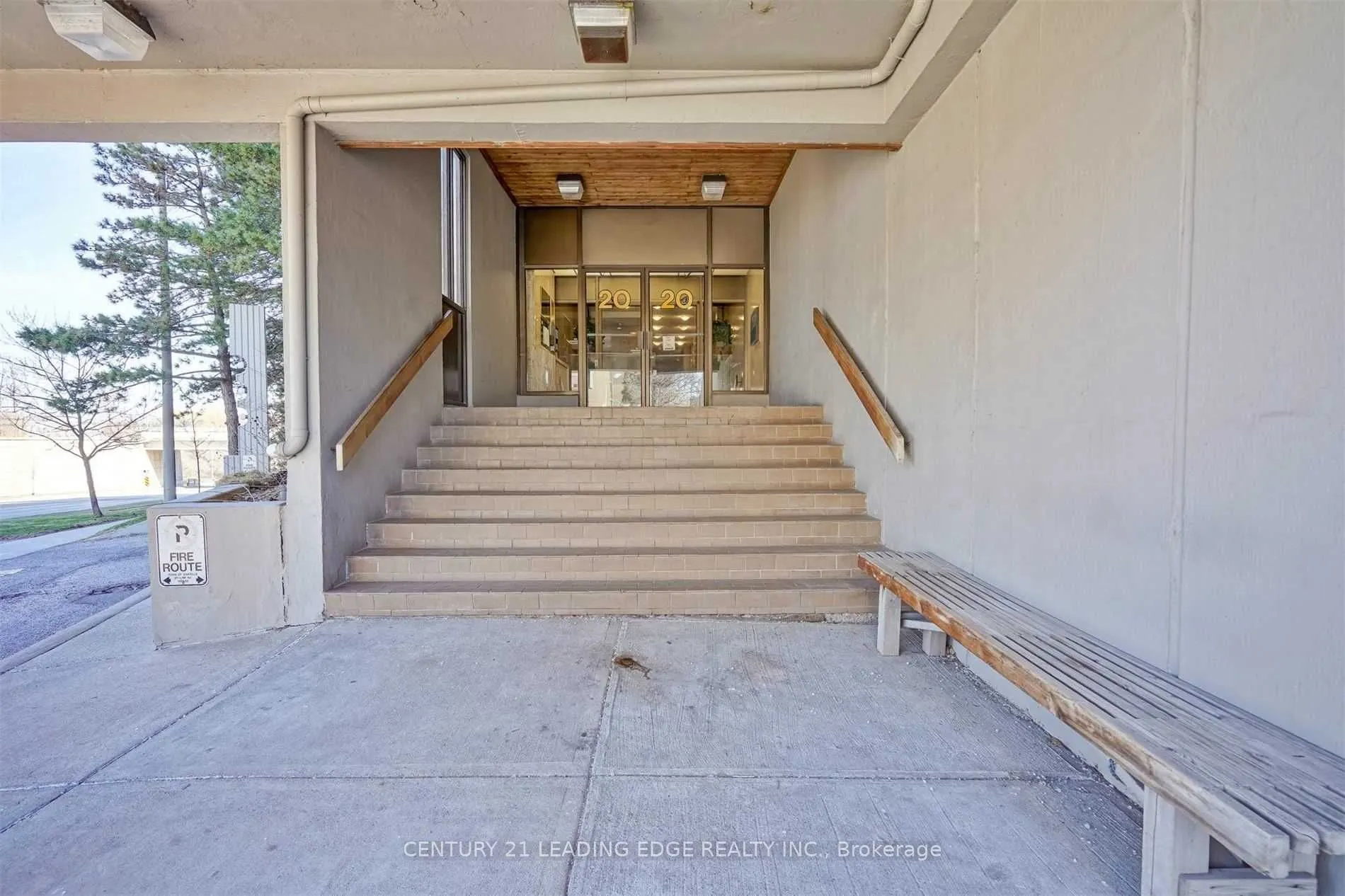 20 Speers Road, #805