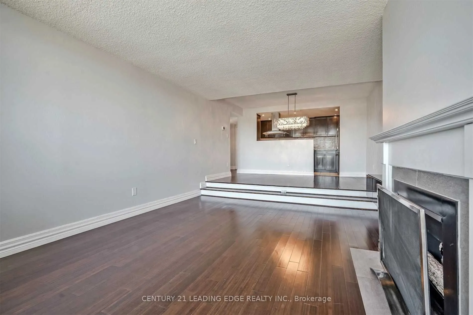 20 Speers Road, #805