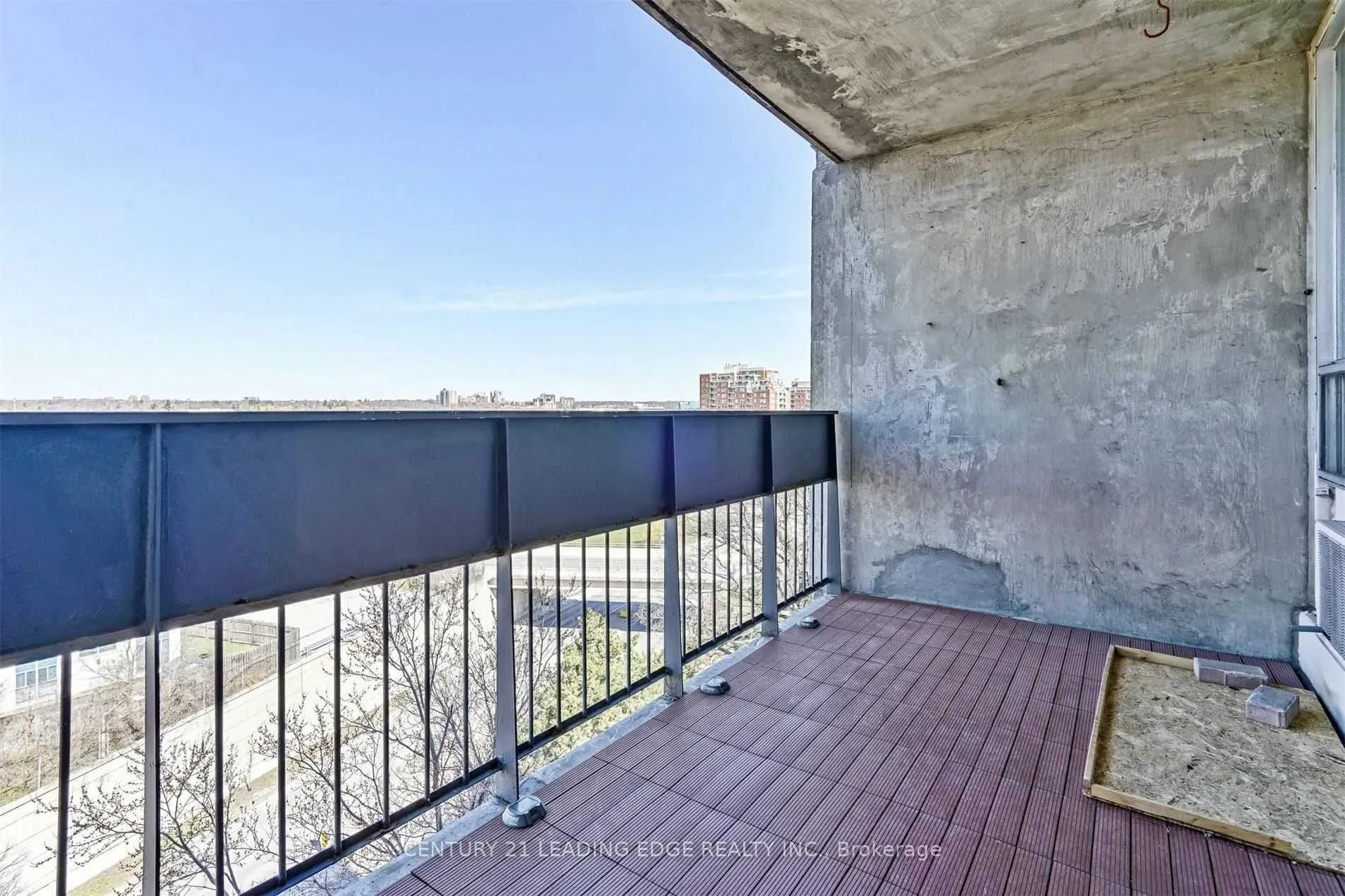 20 Speers Road, #805