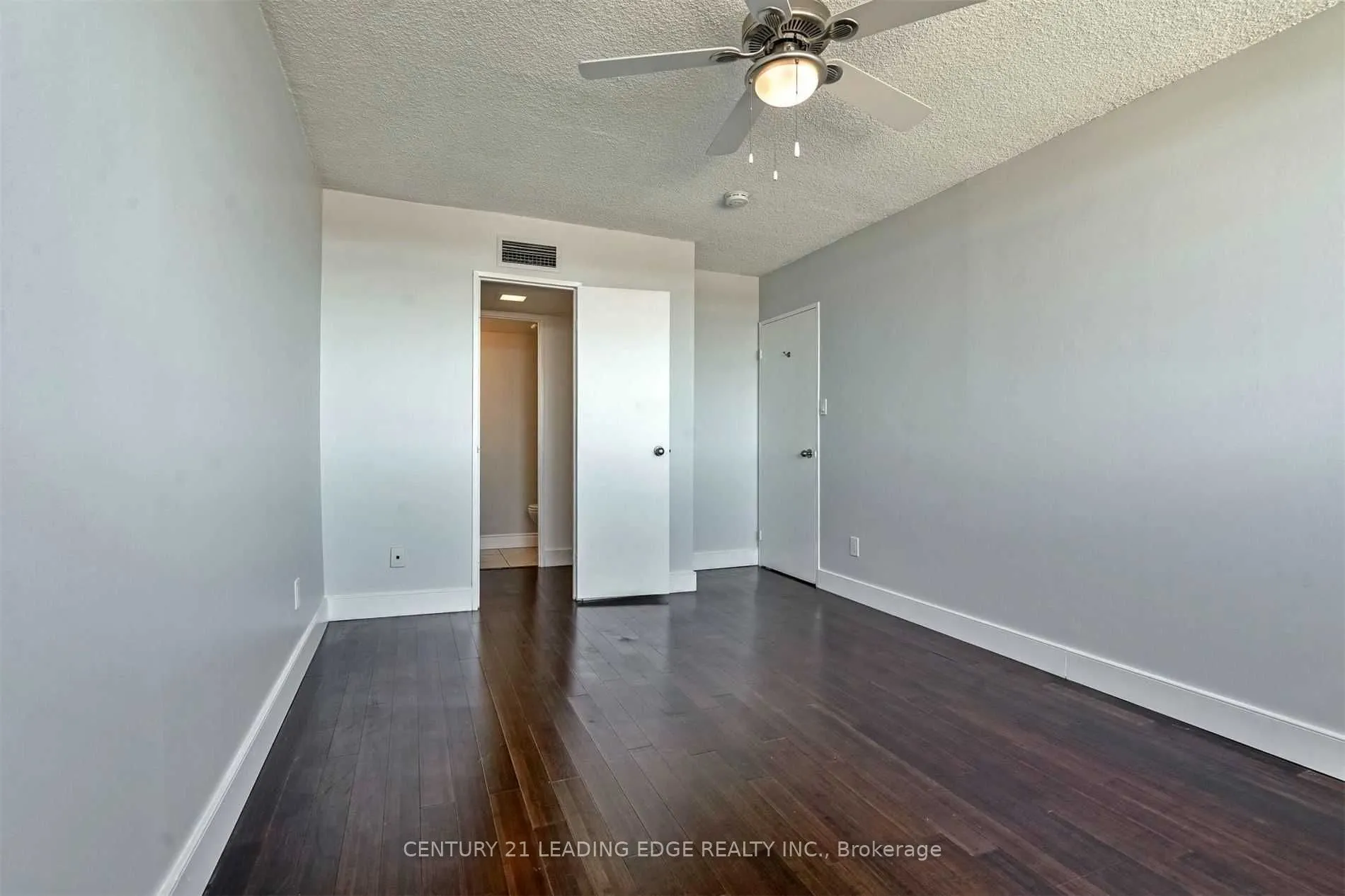 20 Speers Road, #805