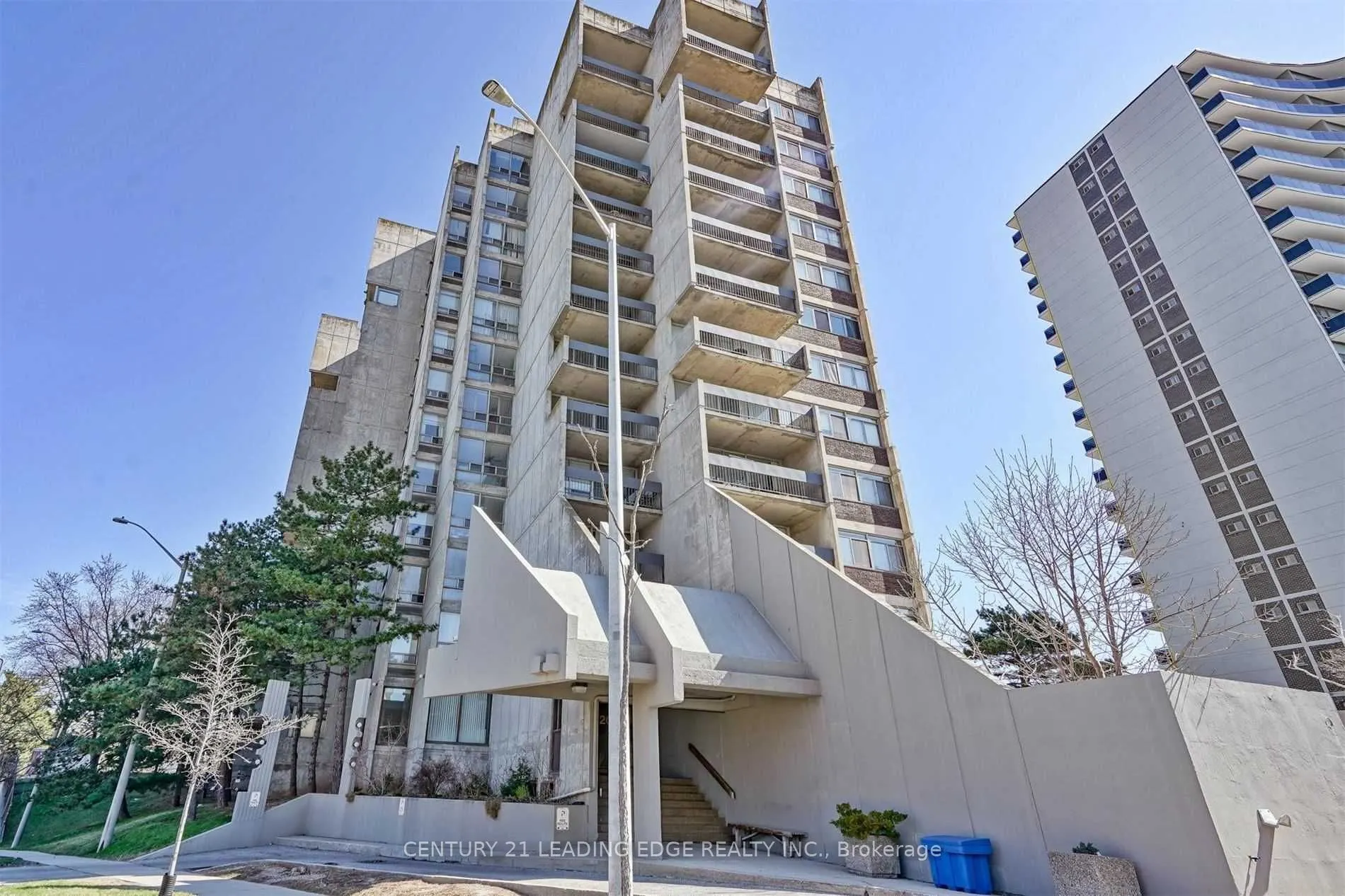 20 Speers Road, #805