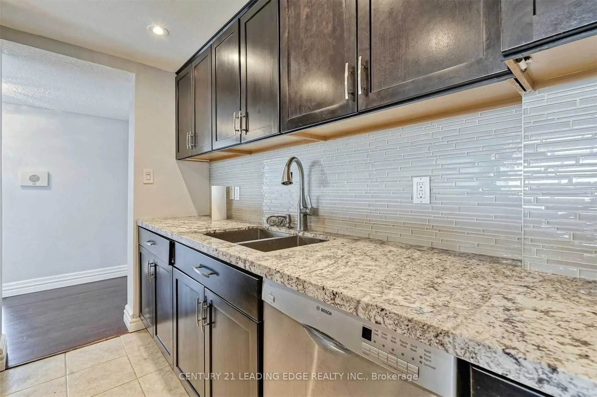 20 Speers Road, #805