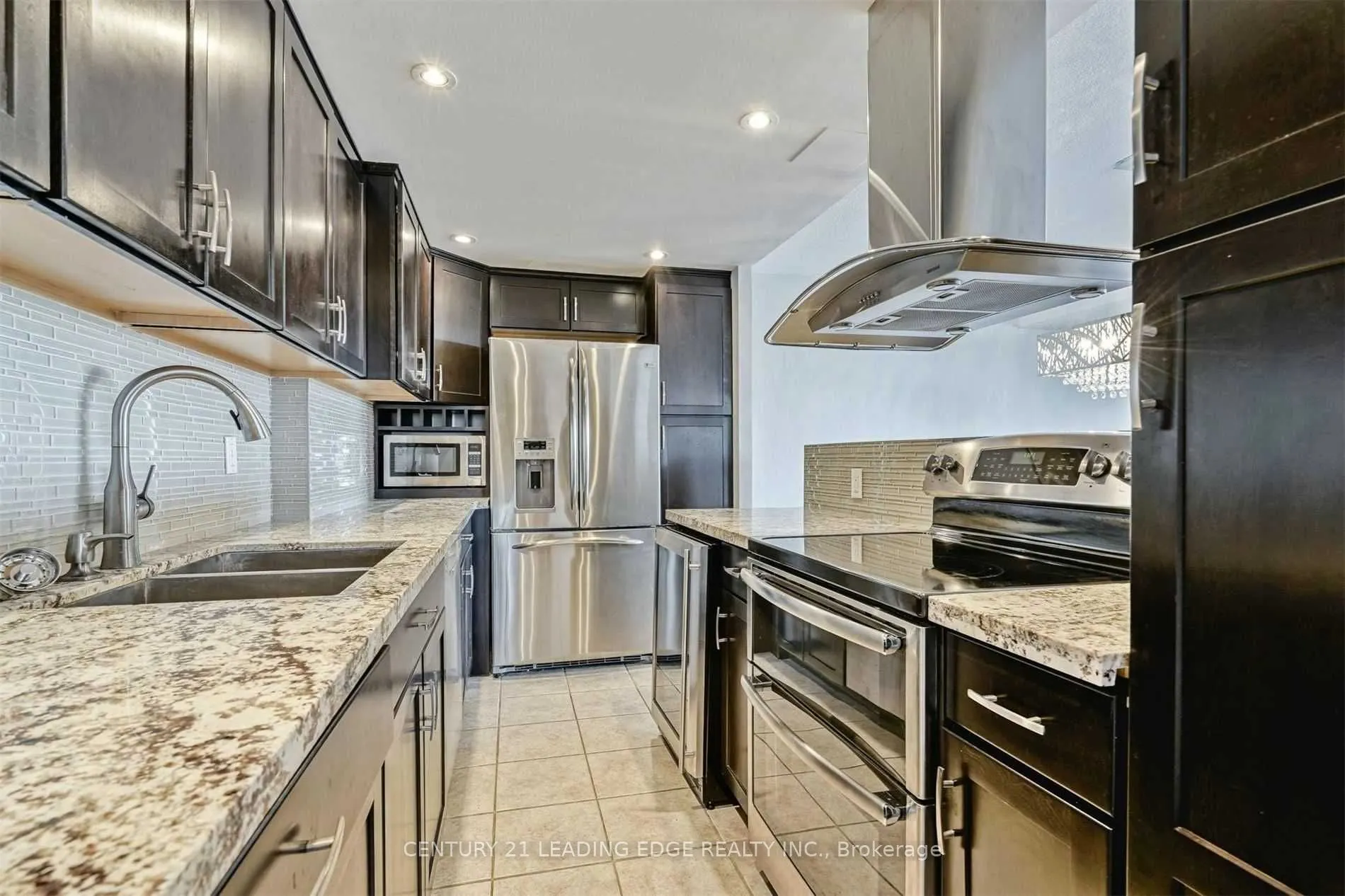 20 Speers Road, #805