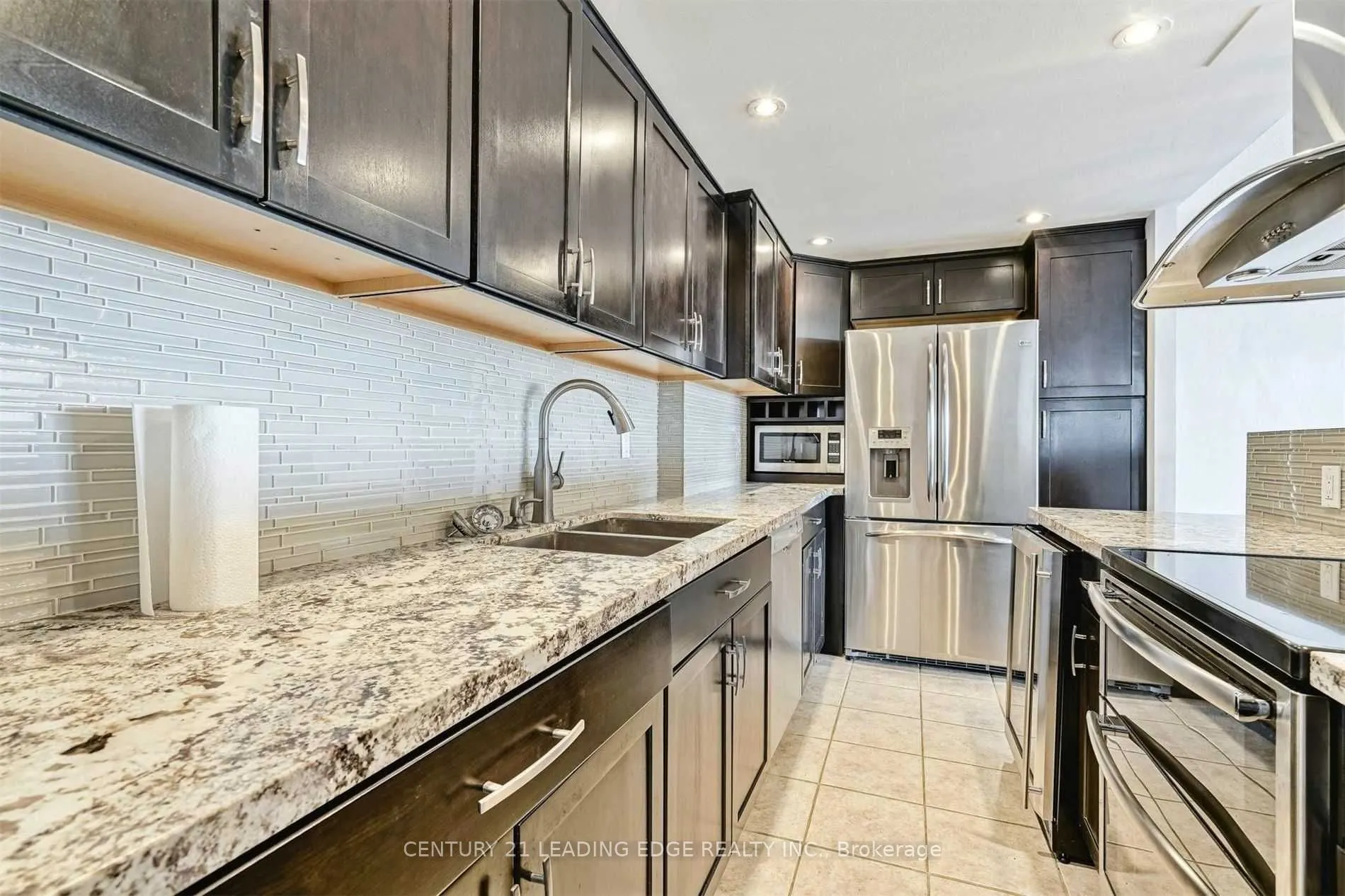 20 Speers Road, #805