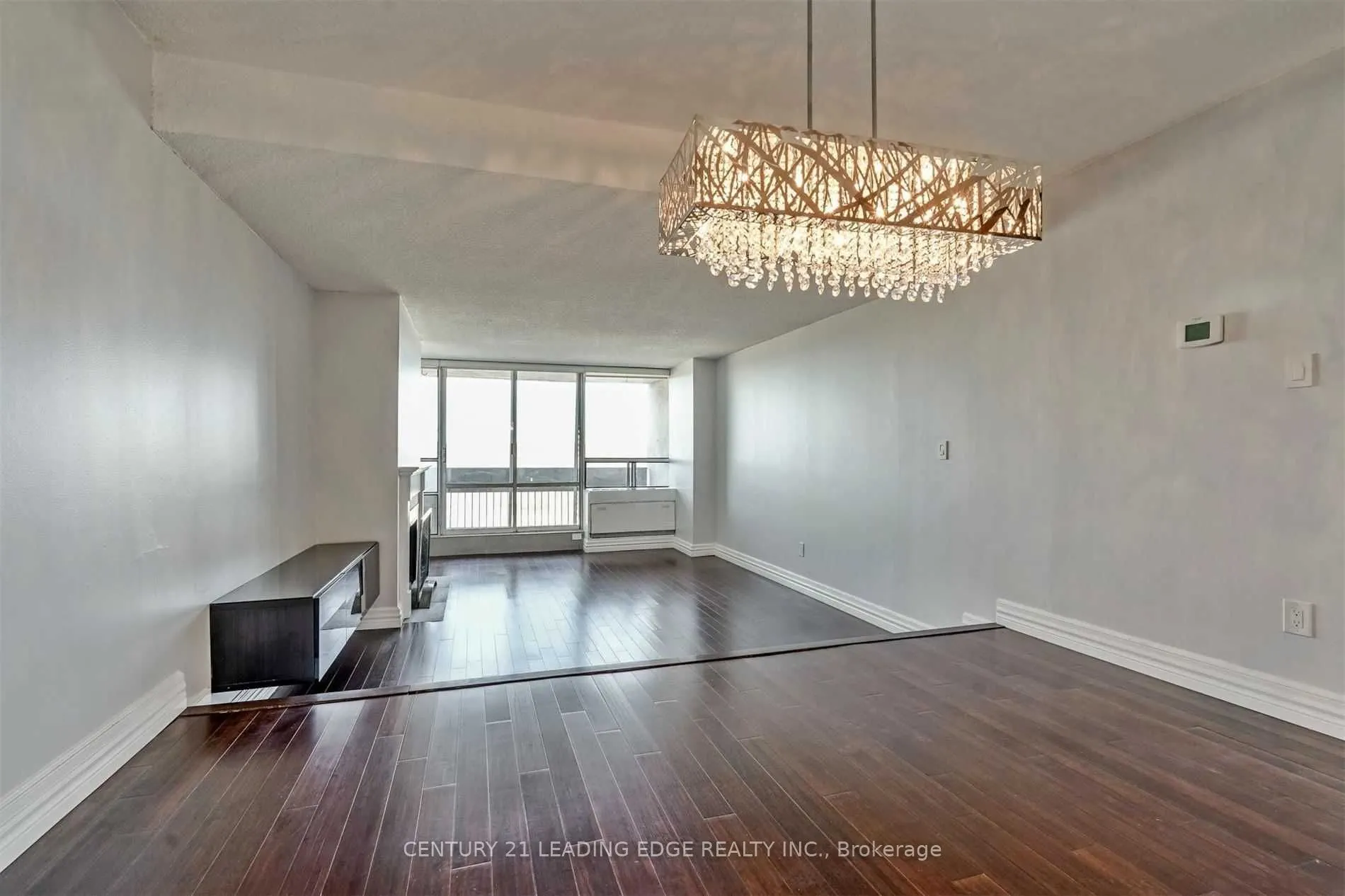 20 Speers Road, #805