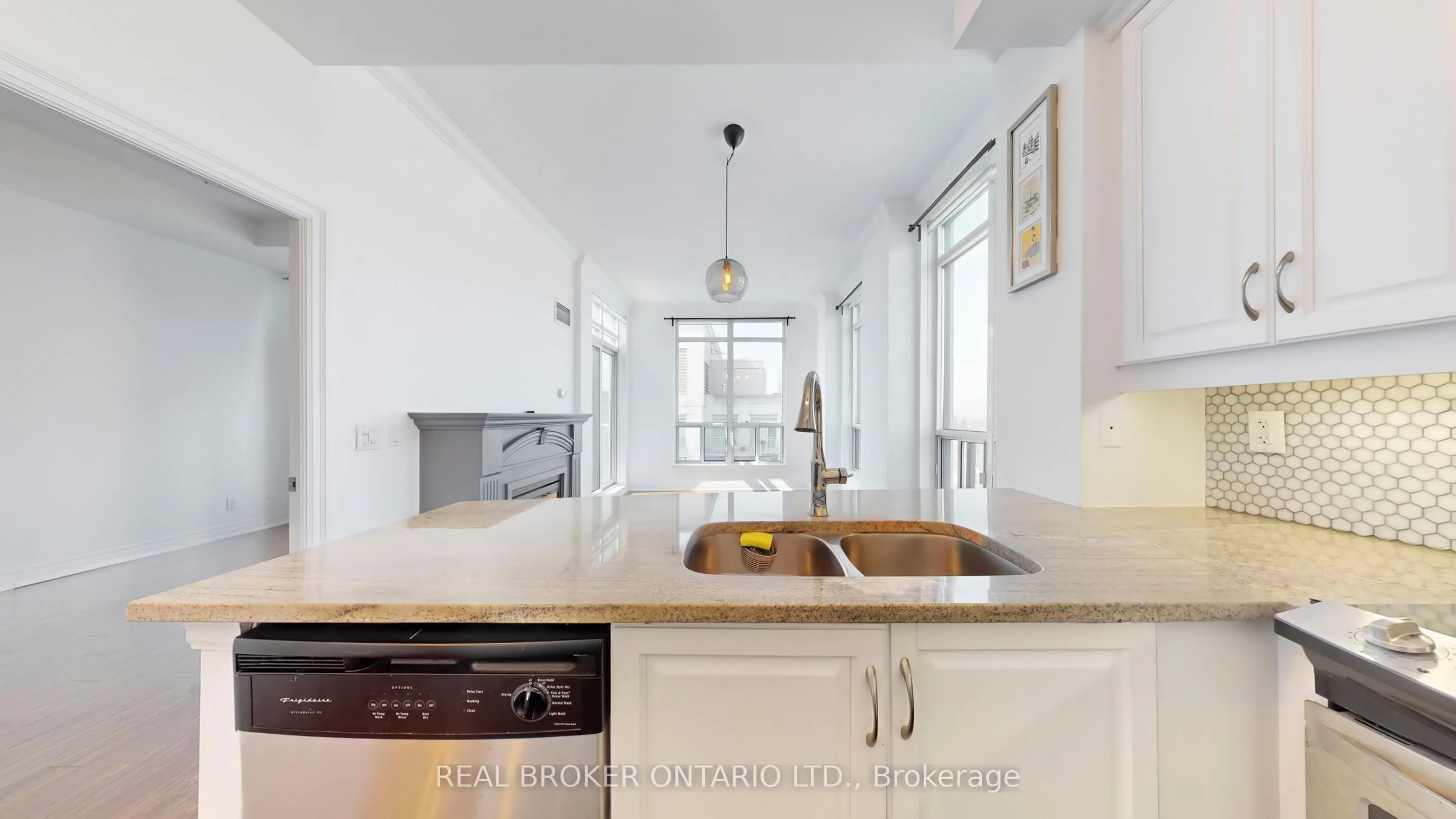 2087 Lake Shore Boulevard W, #PH7