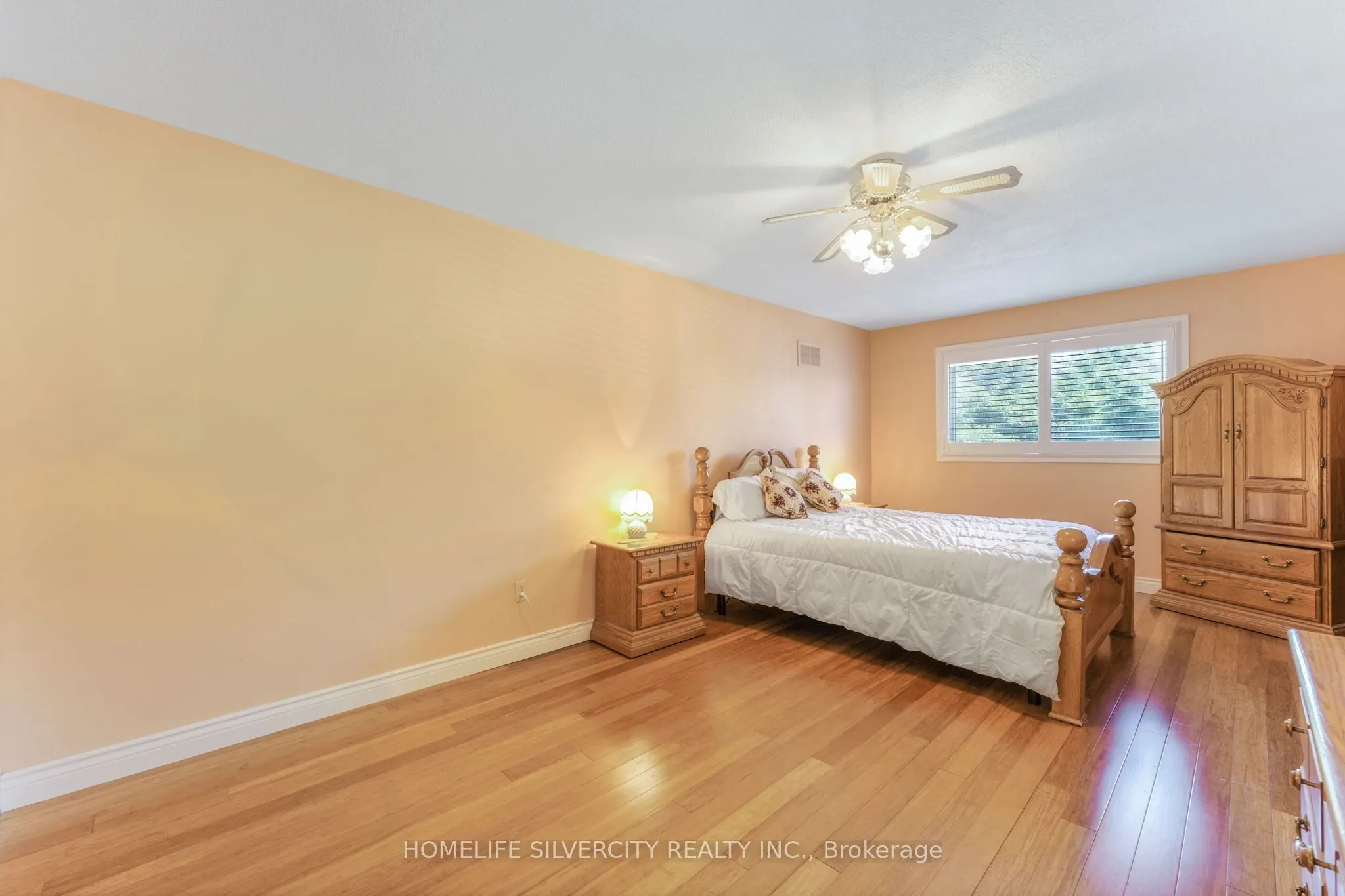 16 Pacific Lane
