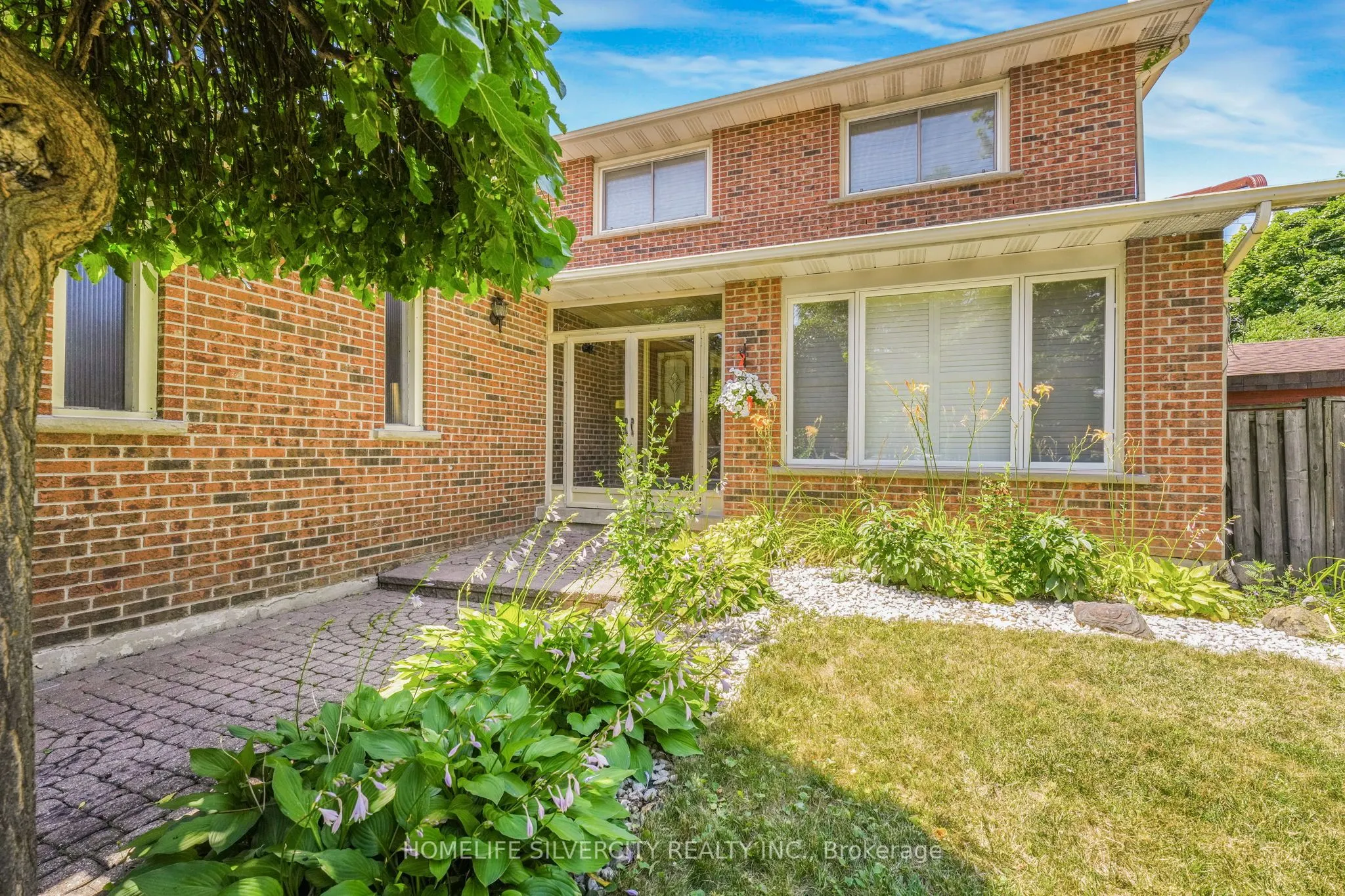 16 Pacific Lane