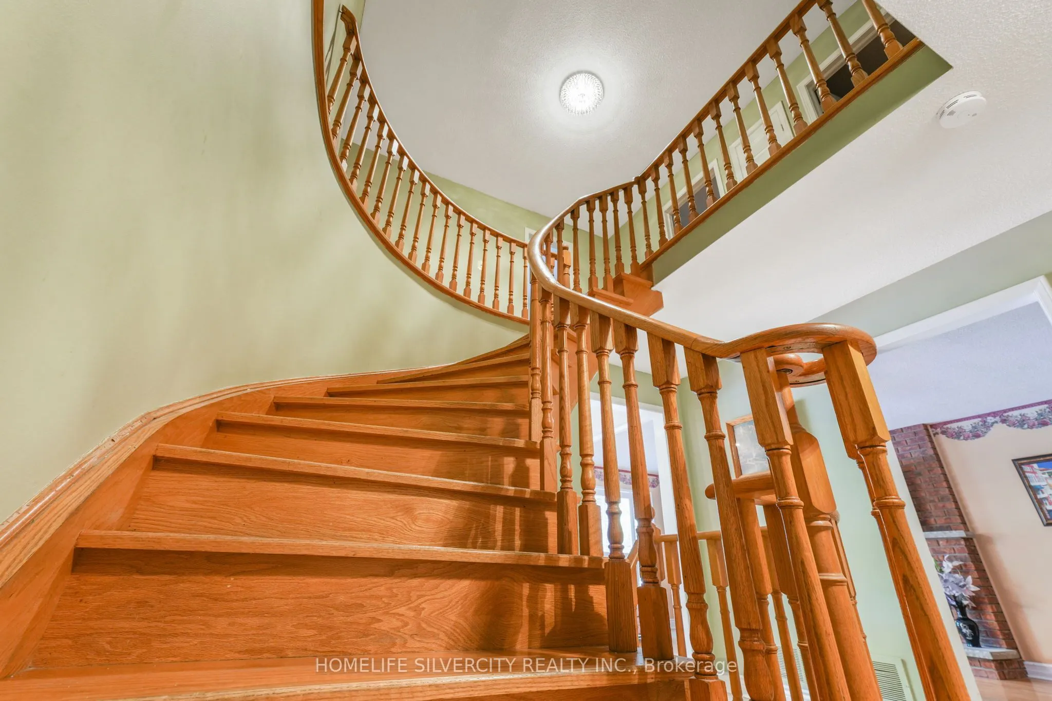16 Pacific Lane
