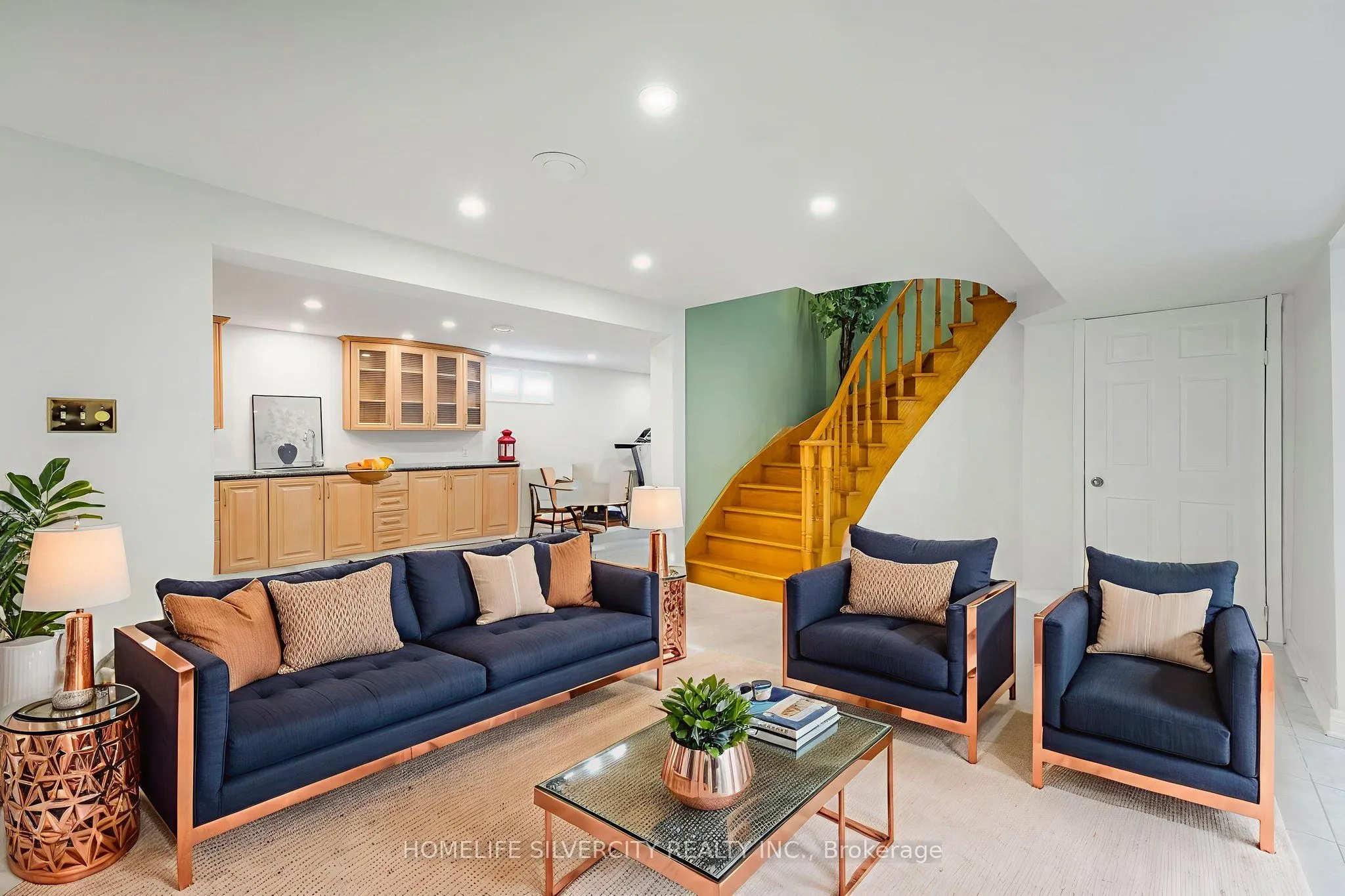 16 Pacific Lane