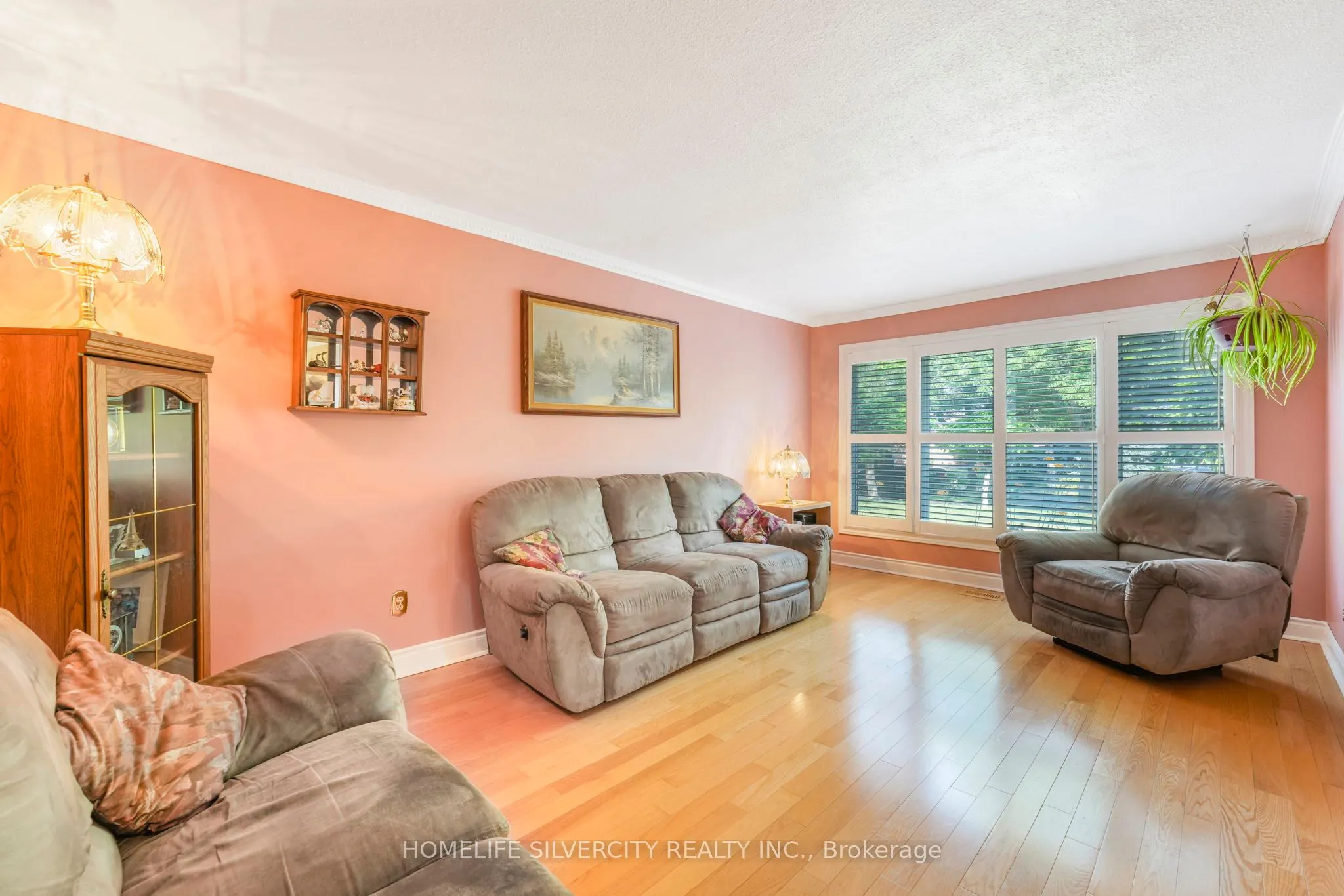 16 Pacific Lane